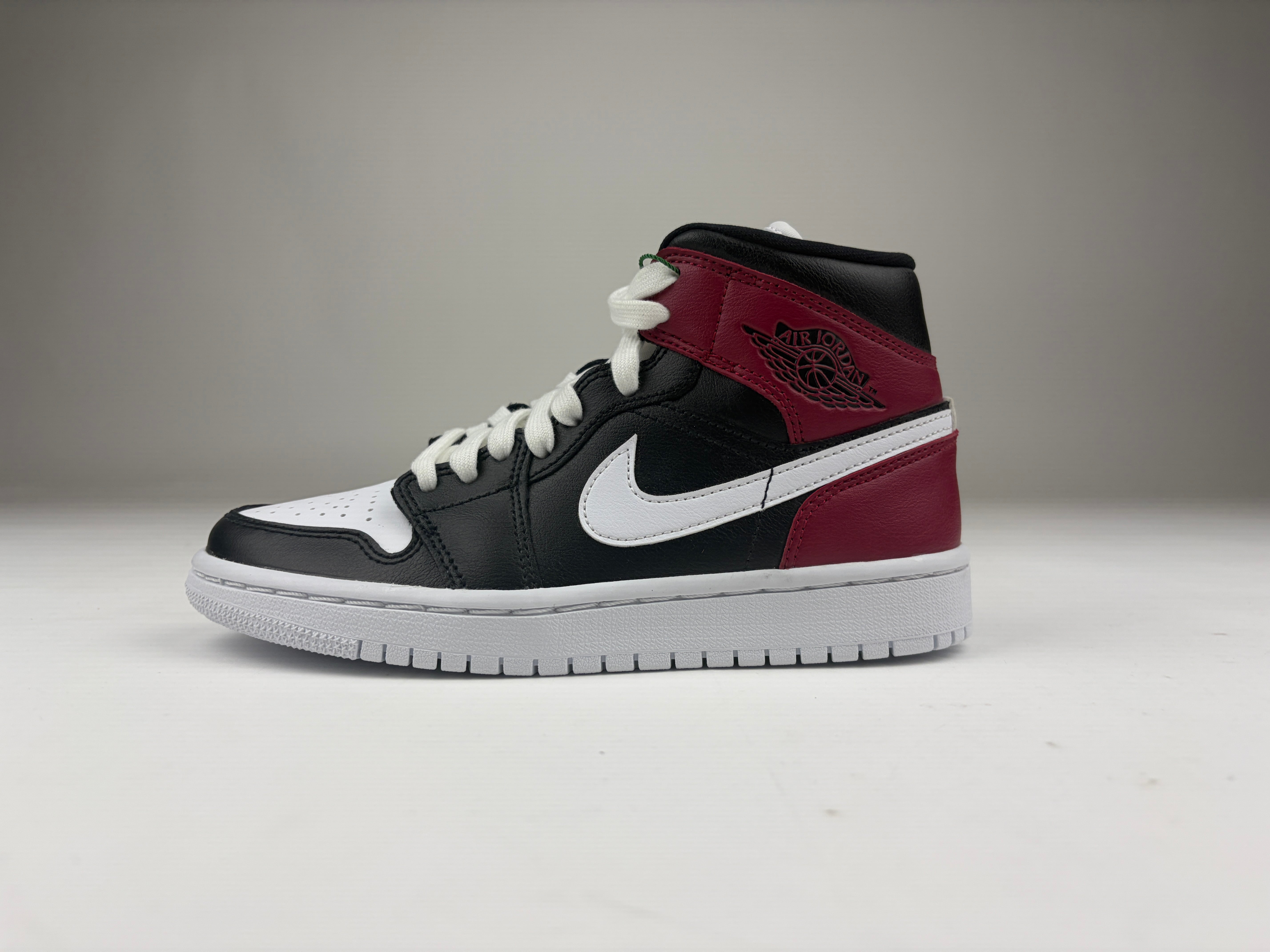 Air Jordan 1 Mid 'Noble Red' (Womens) - Size 35.5 (ARCHIVE)