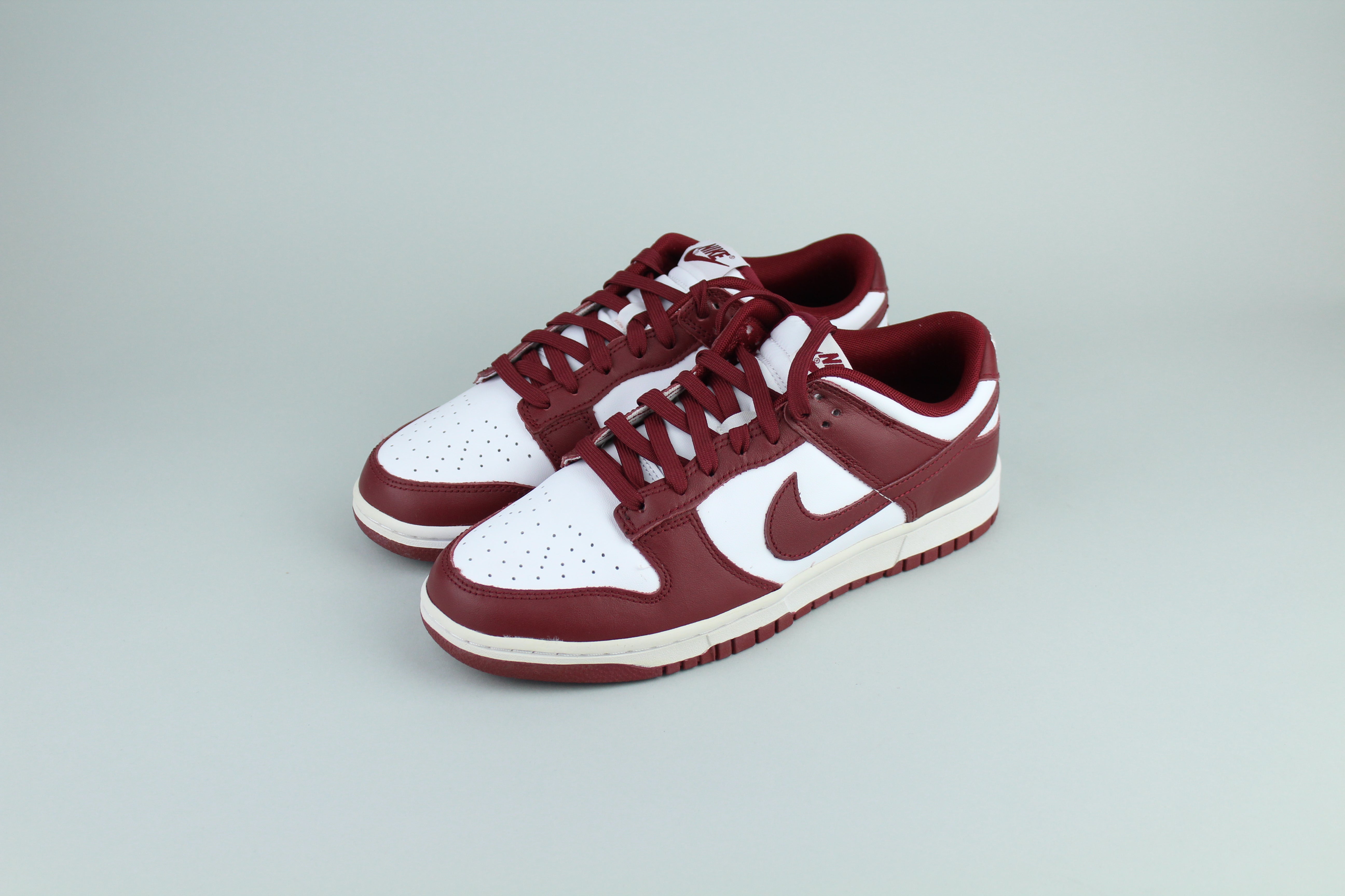 Nike Dunk Low 'Bordeaux' - Size 42.5 (ARCHIVE)-10186343678282-The Attic