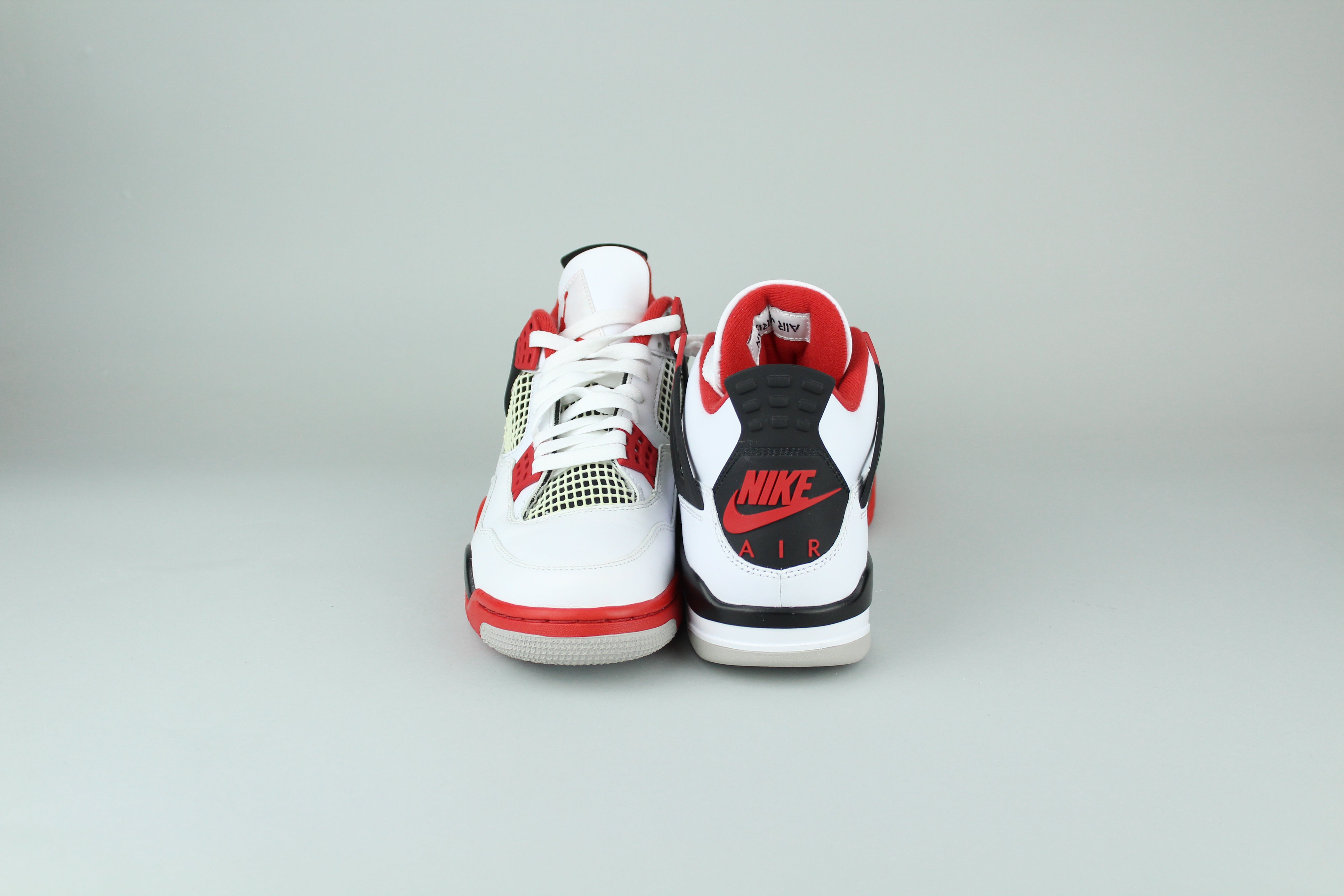 Air Jordan 4 Retro 'Fire Red' - Size 42 (ARCHIVE)