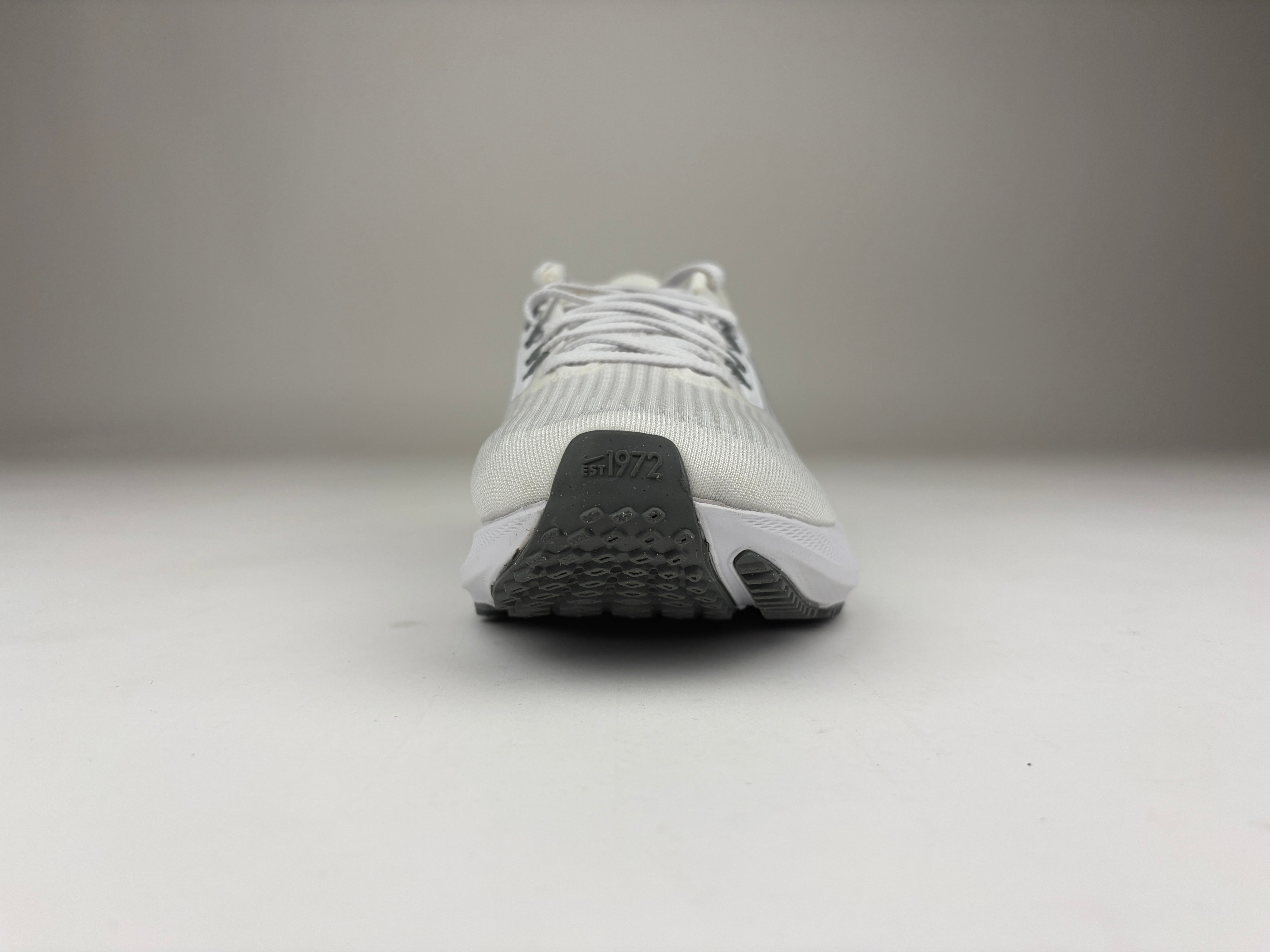 Nike Air Zoom Pegasus 39 'White Grey Fog' - Size 40 (ARCHIVE)