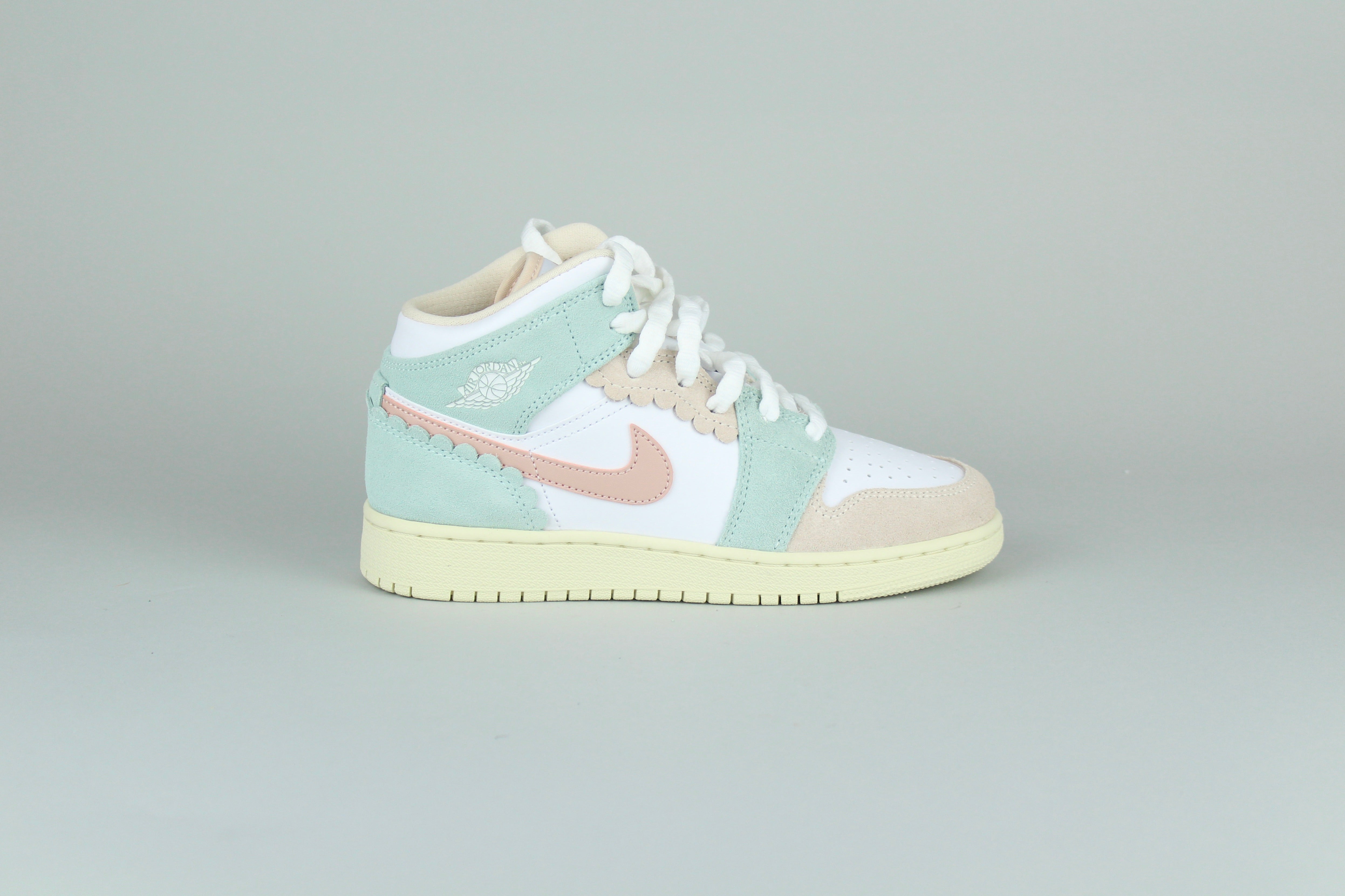 Air Jordan 1 Mid SE GS 'Pink Oxford Jade Ice' - Size 36 (ARCHIVE)