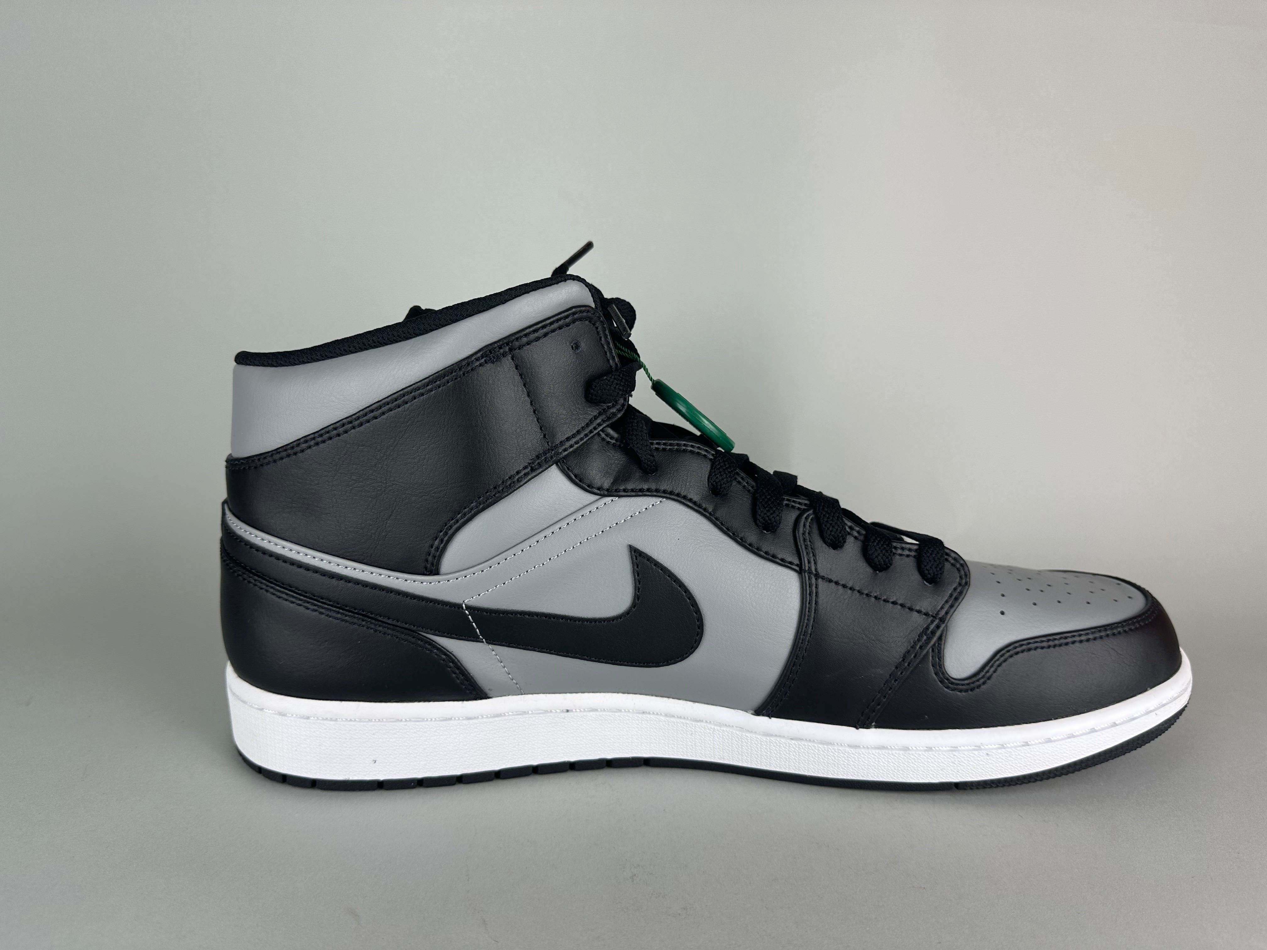 Air Jordan 1 Mid 'Shadow' - Size 52.5 (ARCHIVE)