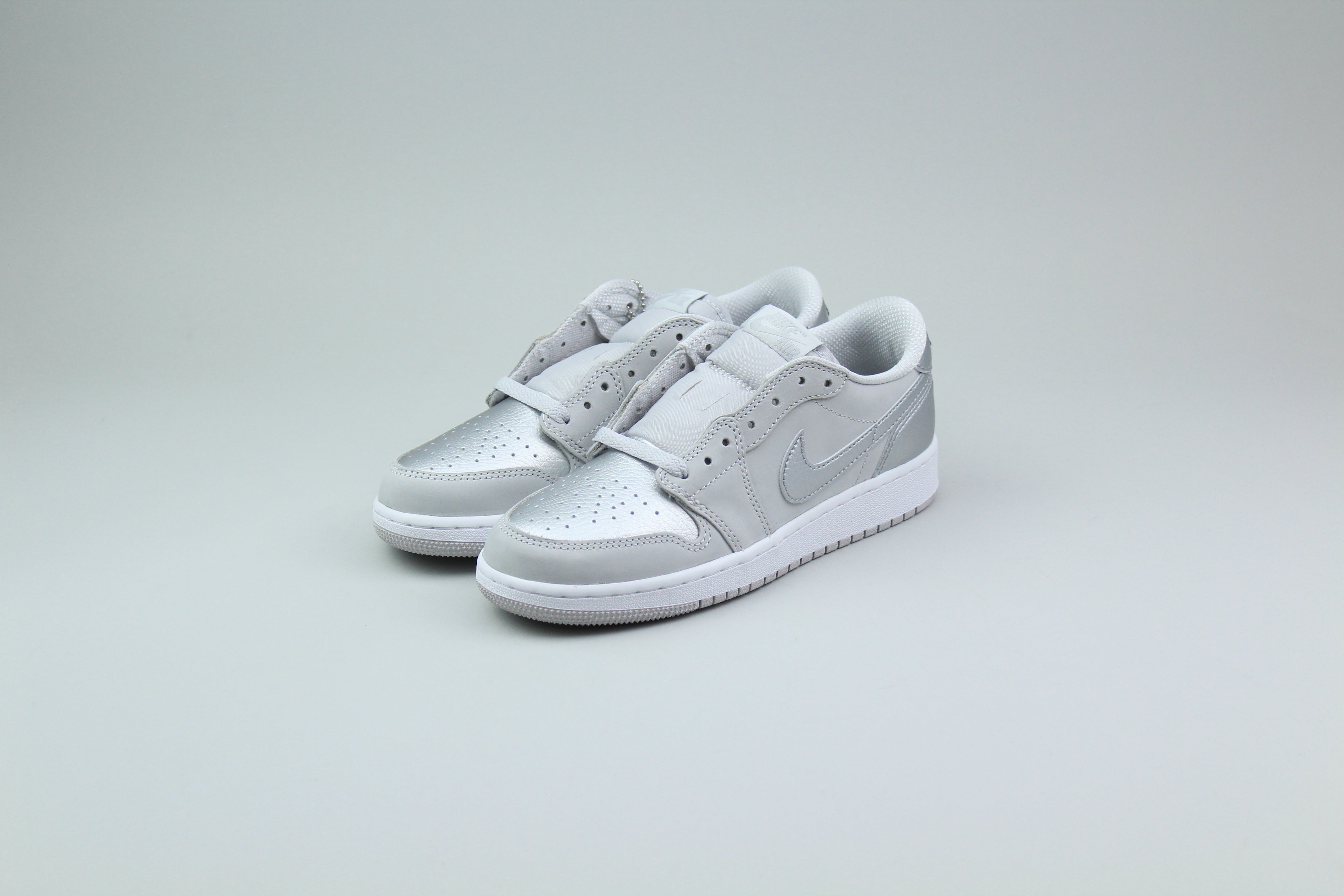Air Jordan 1 Low OG GS 'Metallic Silver'-9511435370826-The Attic