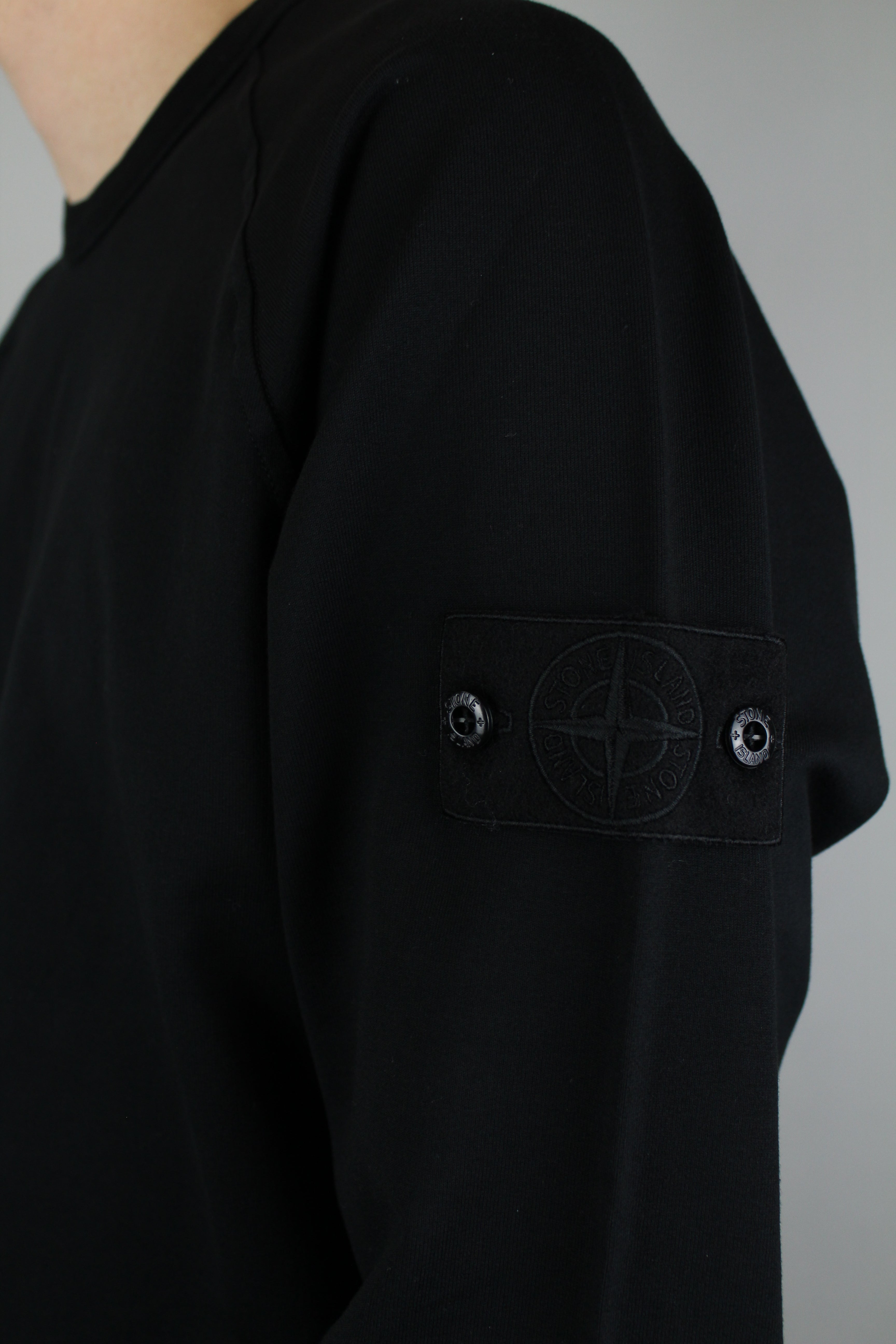 Stone Island Ghost Crewneck 'Black'-9638451970378-The Attic