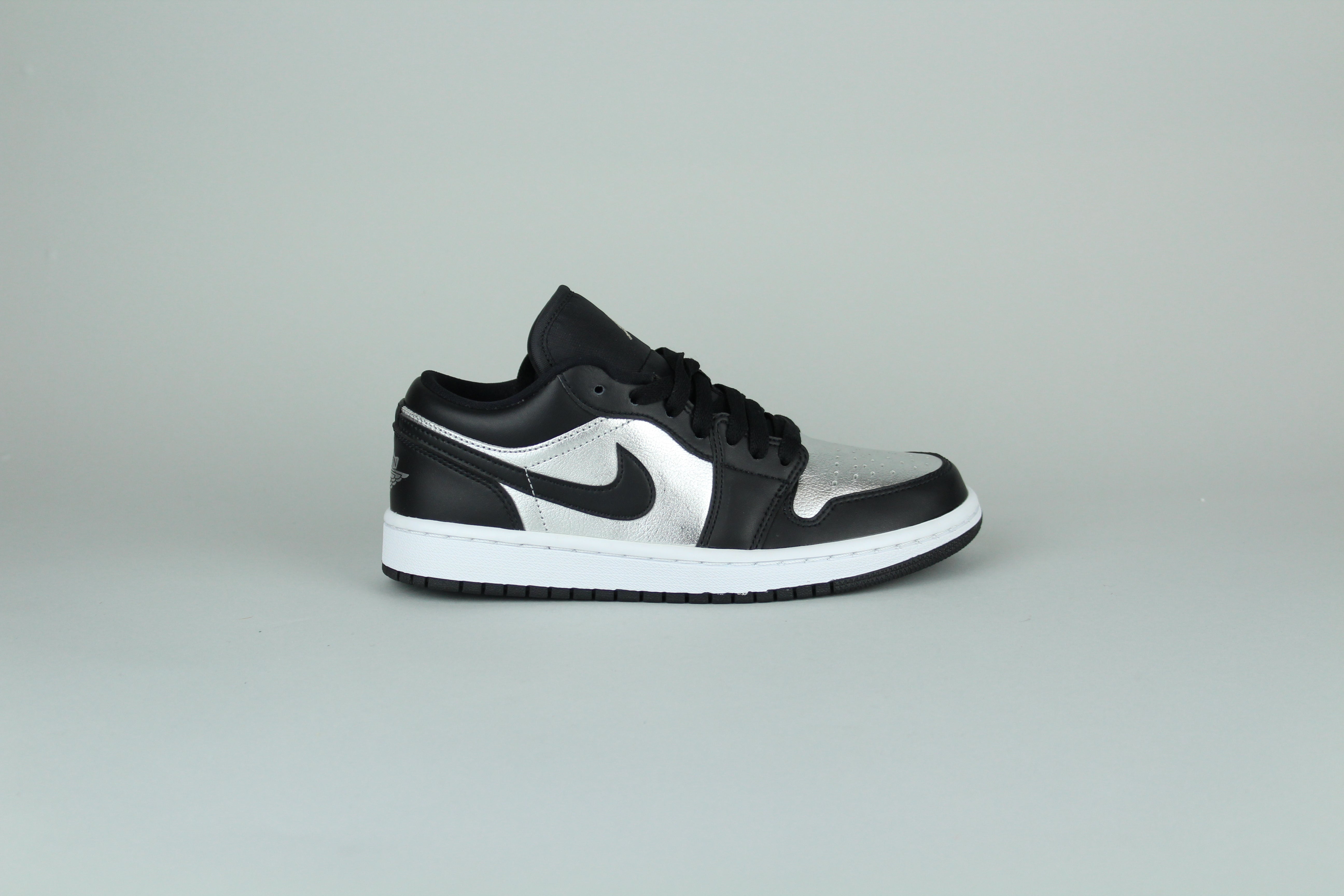 Air Jordan 1 Low SE 'Silver Toe' - Size 37.5 (ARCHIVE)