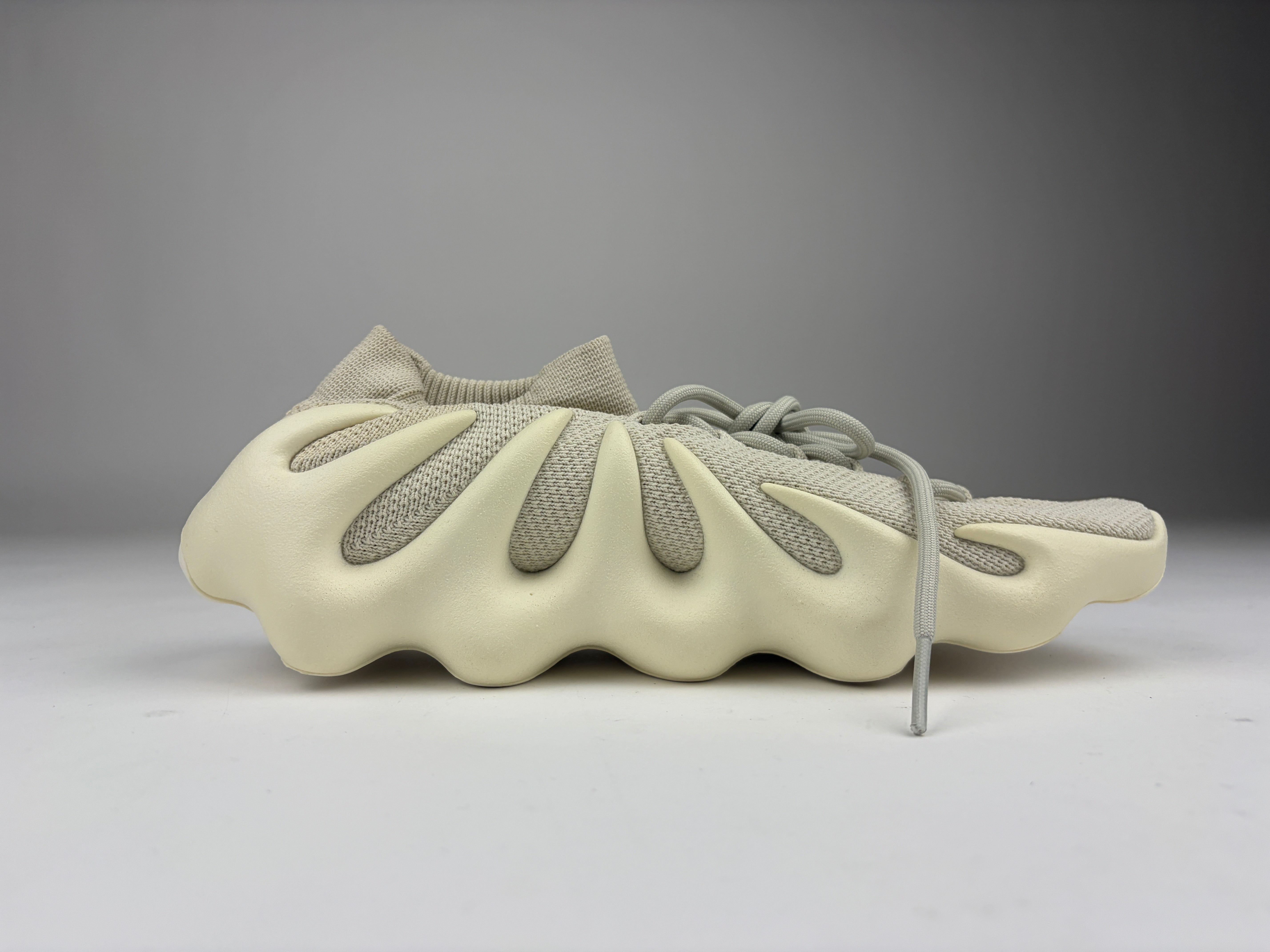 Adidas Yeezy 450 'Cloud White' - Size 44 2/3 (ARCHIVE)