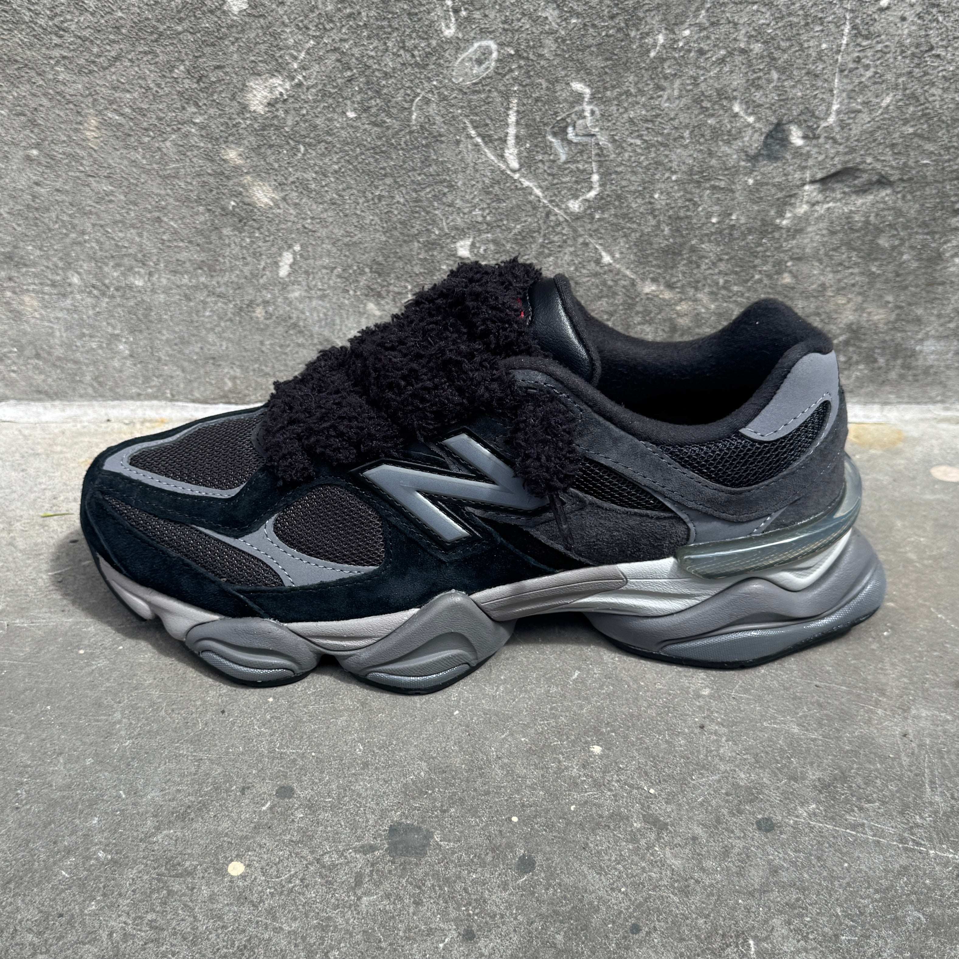 Fluffy Laces 'Black'-10271862161738-The Attic