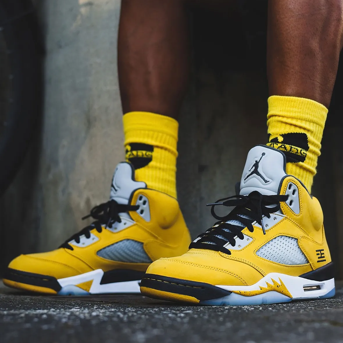 Air Jordan 5 Retro Tokyo T23 'Yellow'