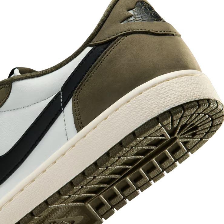 Air Jordan 1 Retro Low OG 'Medium Olive'