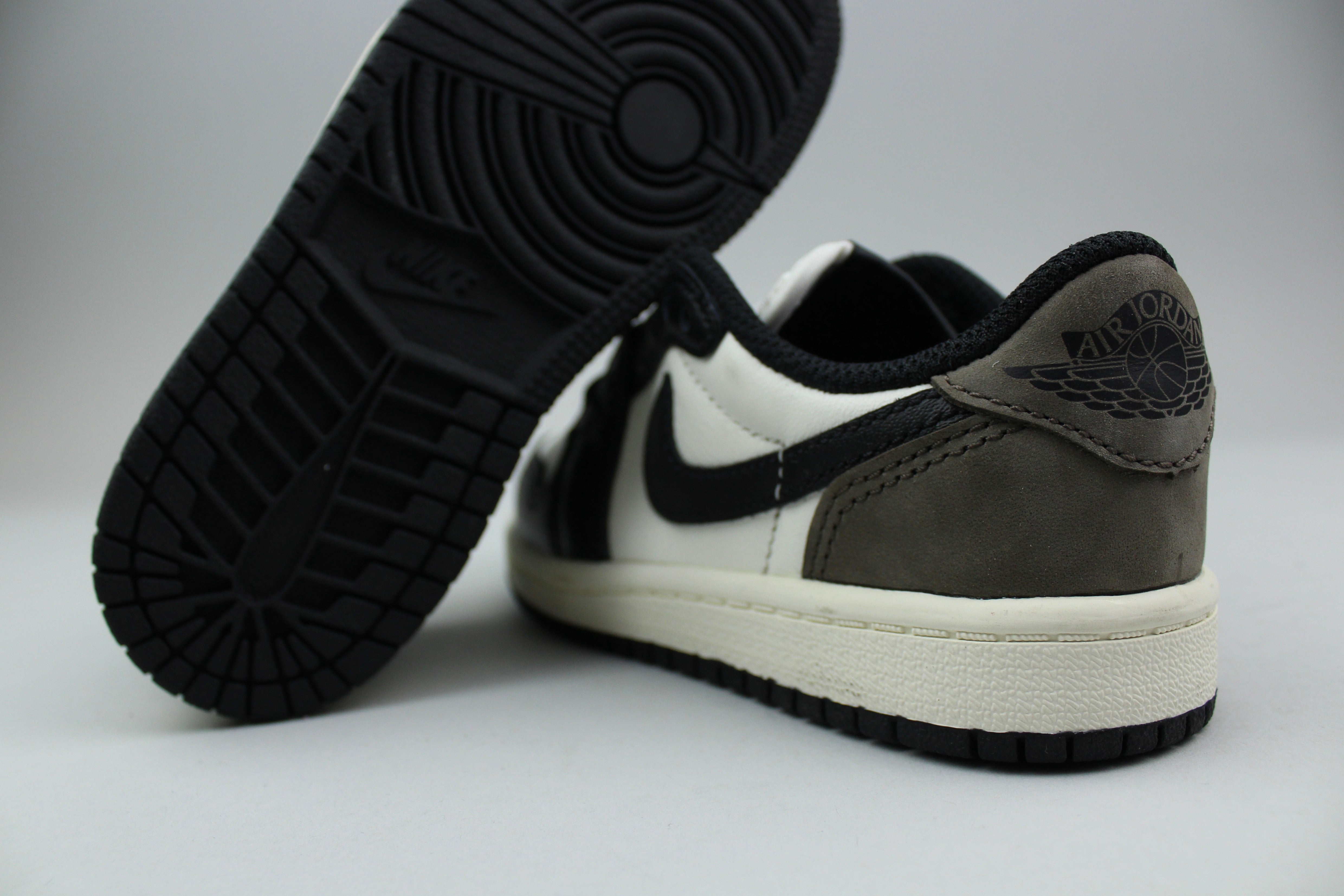 Air Jordan 1 Retro Low OG 'Mocha' (PS)-9573292736842-The Attic