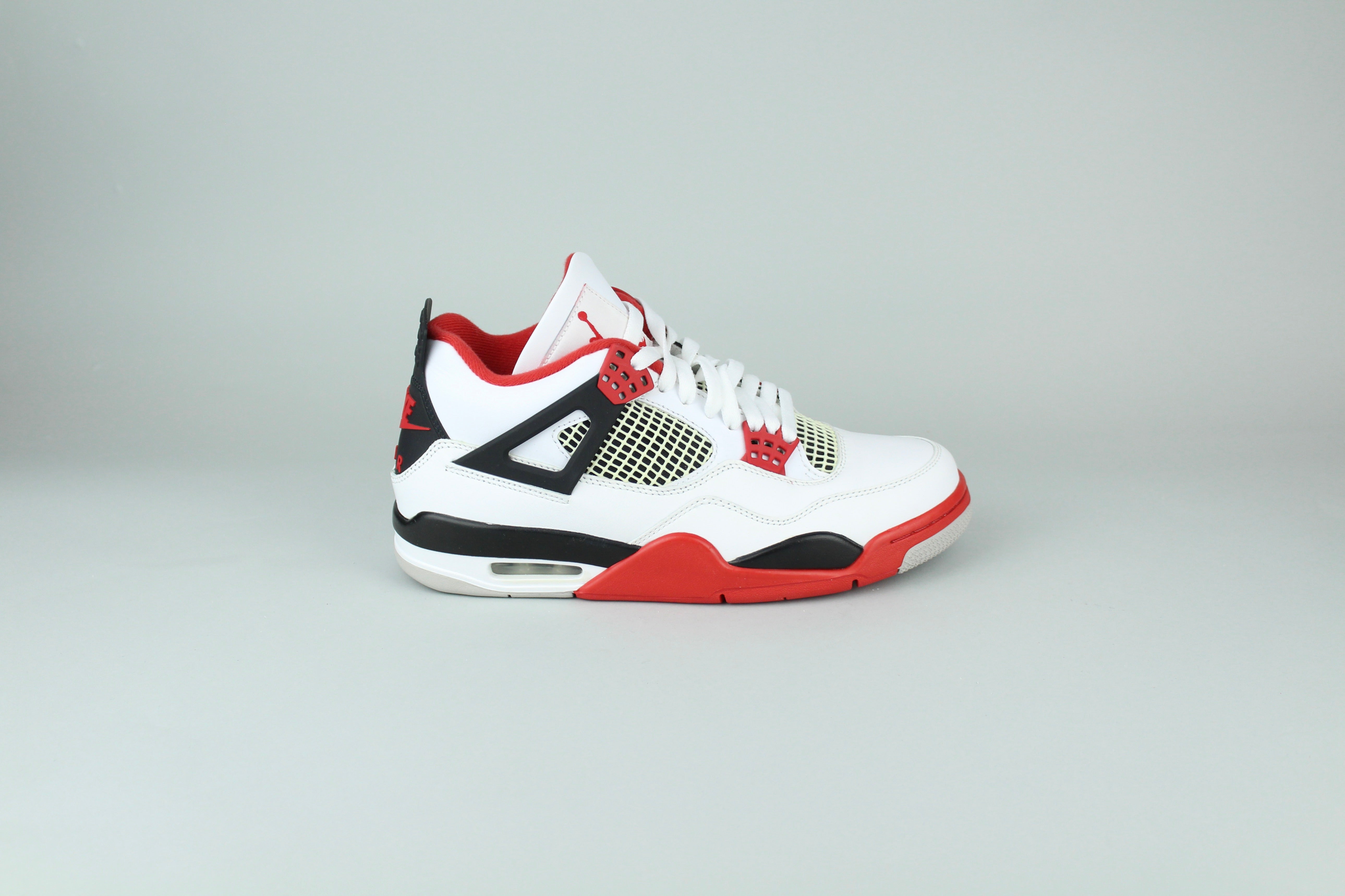 Air Jordan 4 Retro 'Fire Red' - Size 42 (ARCHIVE)