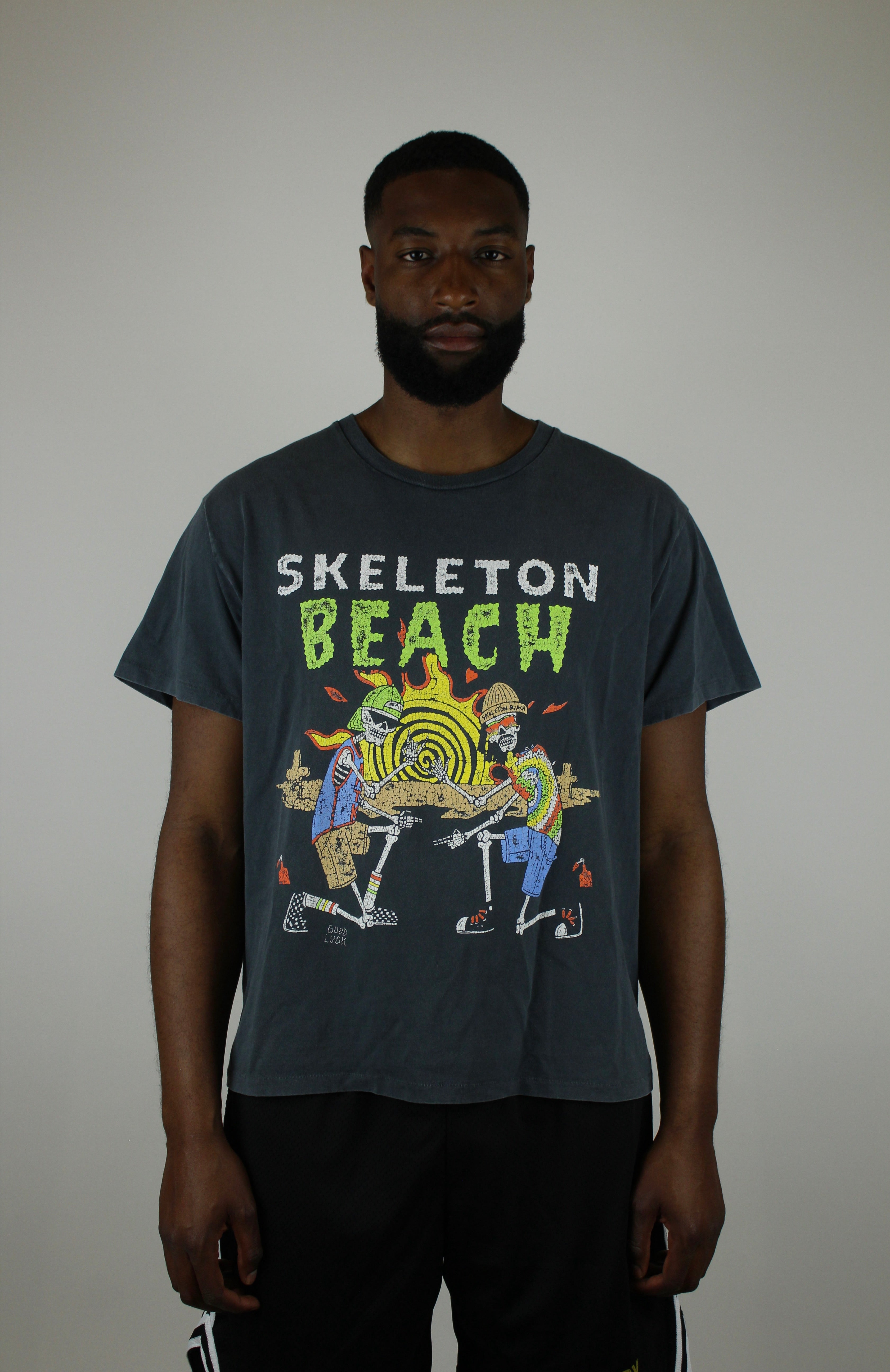 Gallery Dept. Skeleton Beach T-shirt in Vintage Grey – unisex designer shirt met skelet-print, streetwear stijl