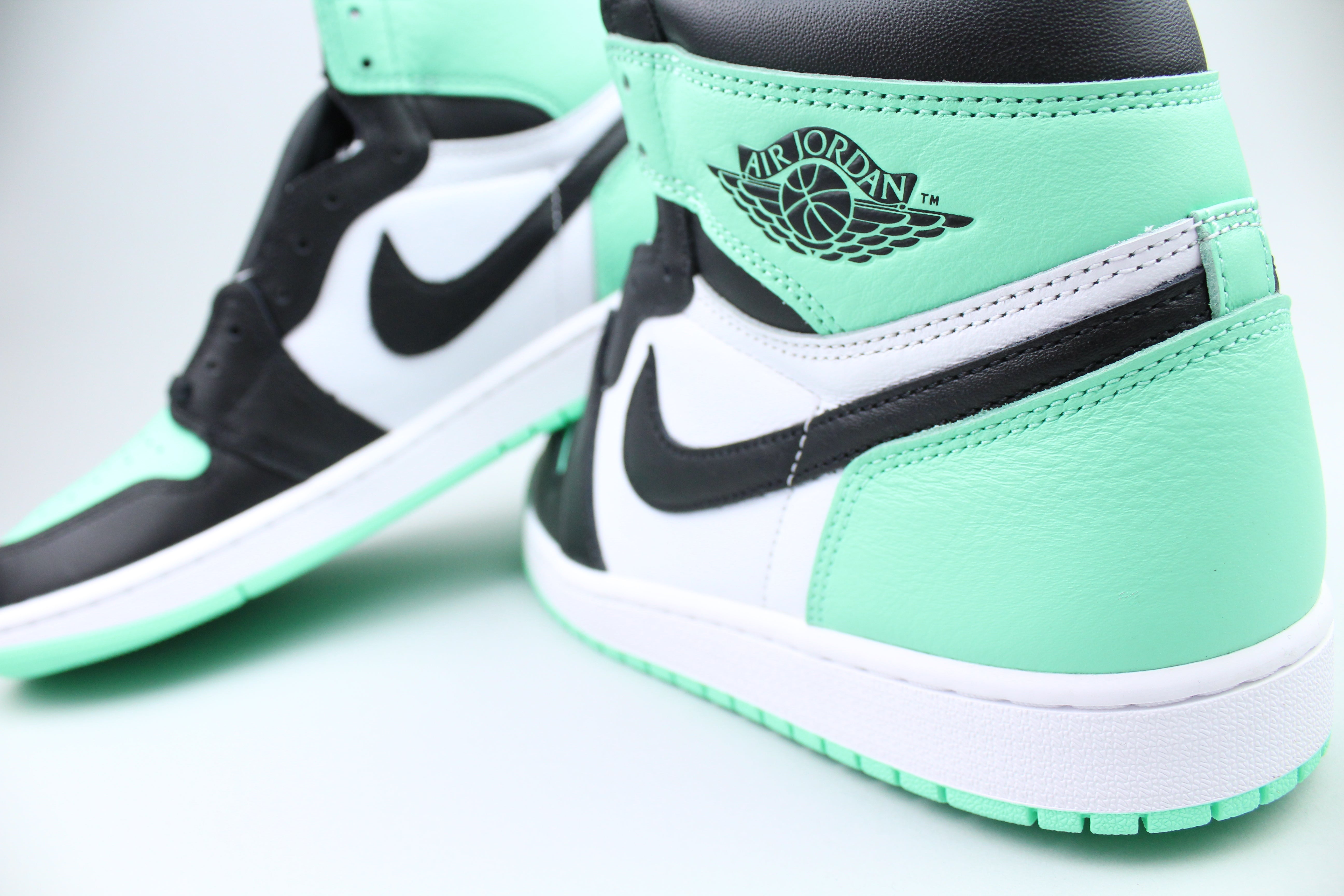 Jordan 1 Retro High OG 'Green Glow'-8806726009162-The Attic