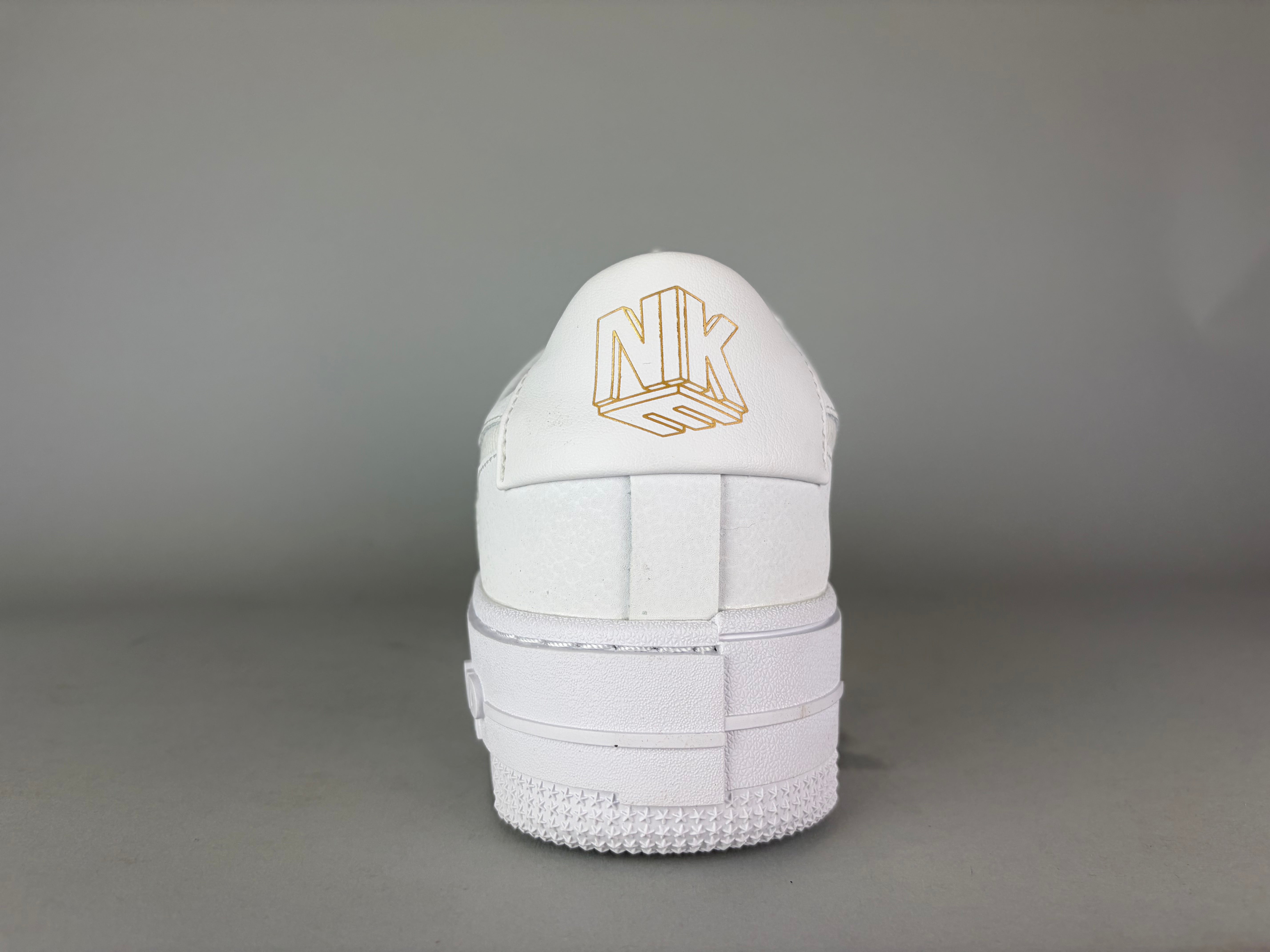 Nike Air Force 1 Pixel ‘White Gold Chain’ (W) - Størrelse 41 (ARKIV)