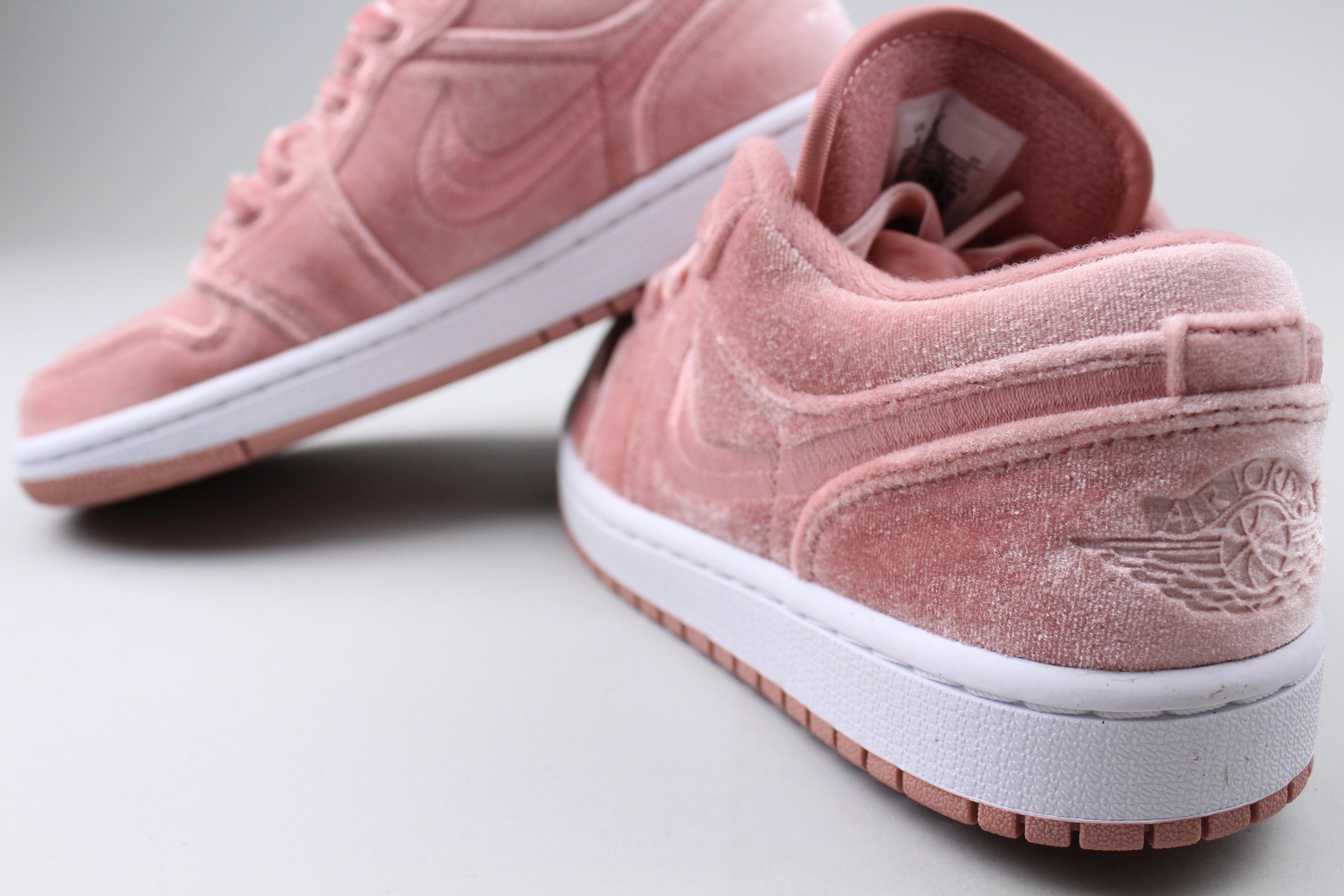 Jordan 1 Low SE 'Pink Velvet'-8585044787530-The Attic