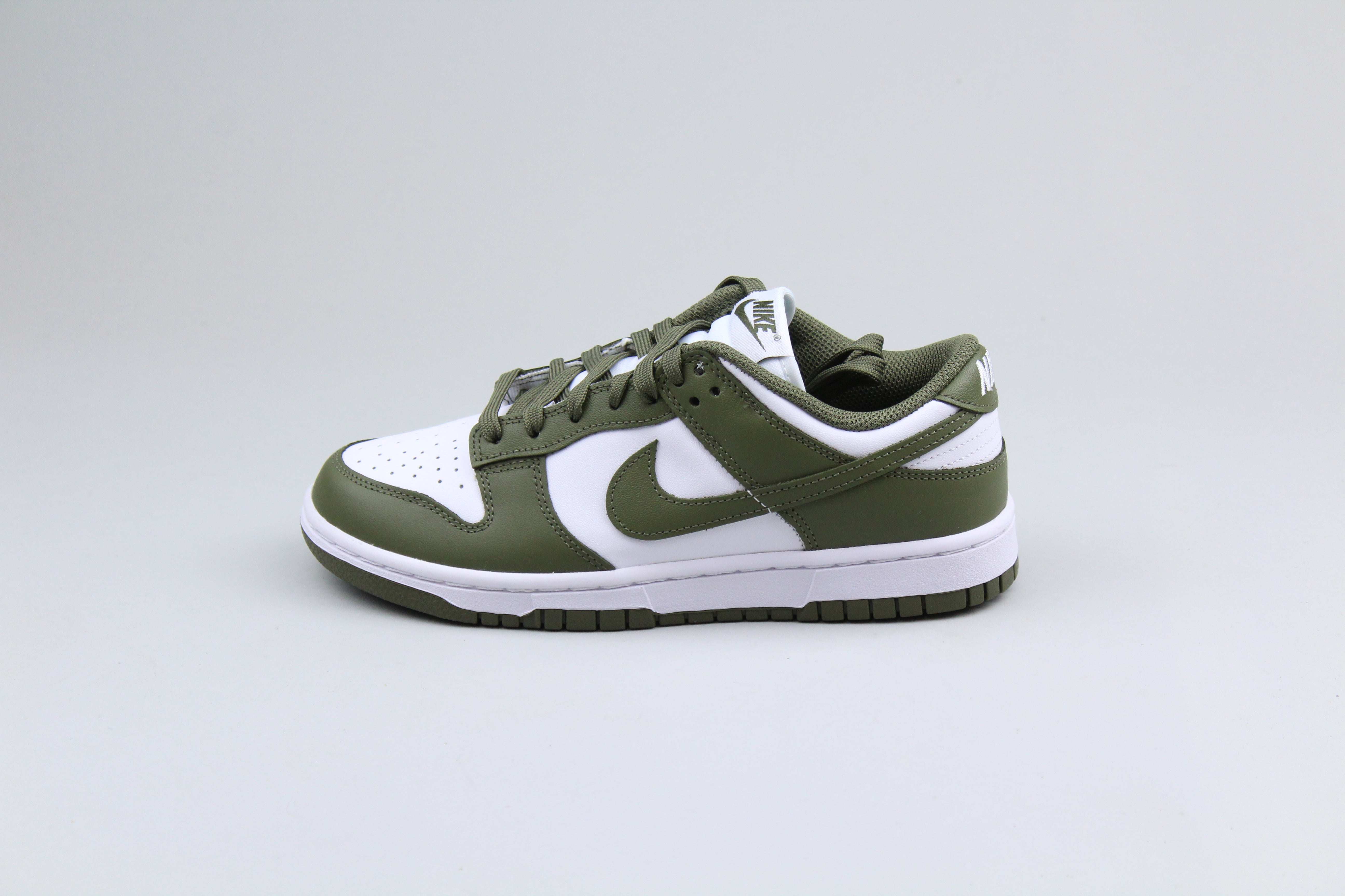 Nike Dunk Low 'Medium Olive'-8642328396106-The Attic