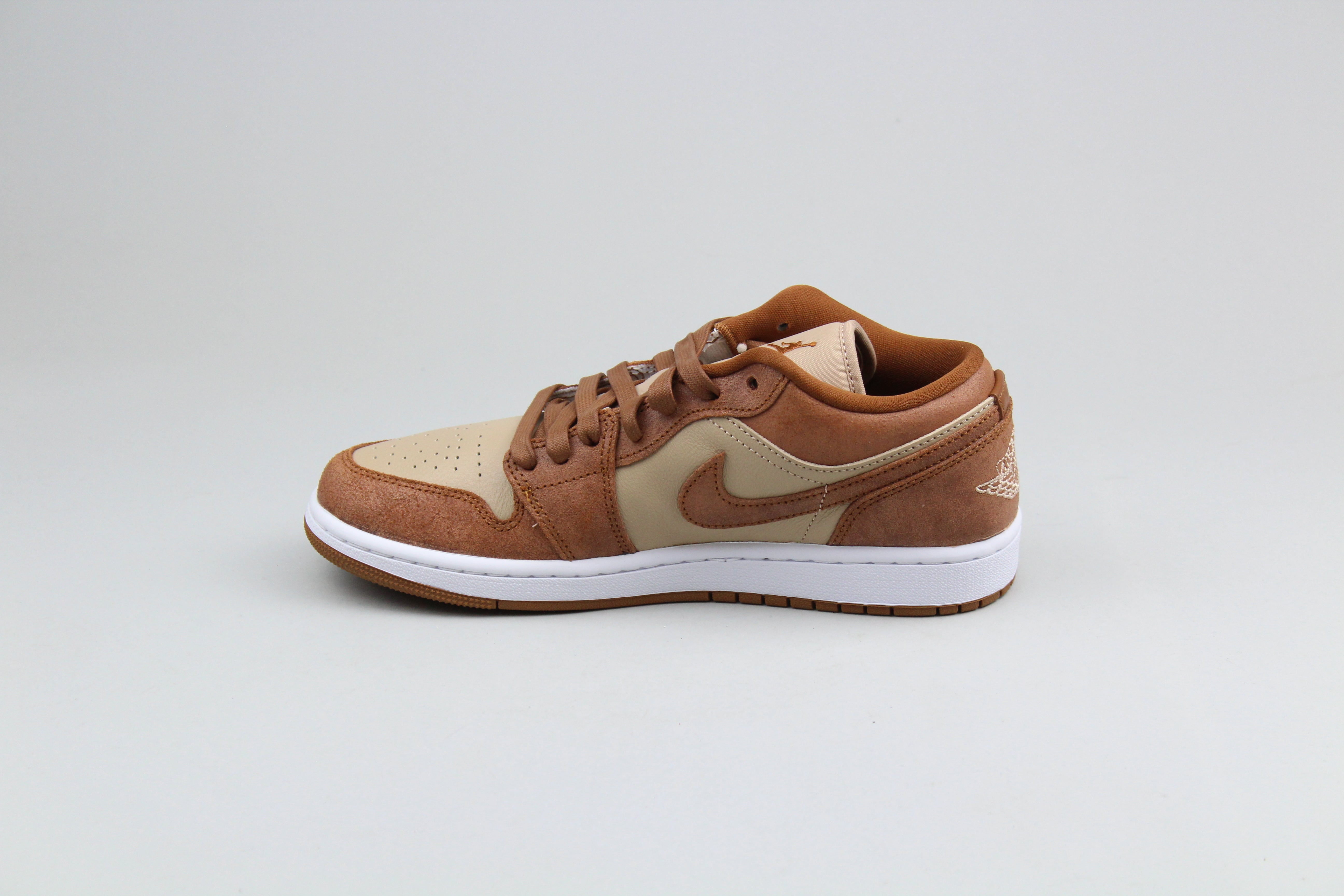 Jordan 1 Low 'Legend Coffee'-8691844514122-The Attic