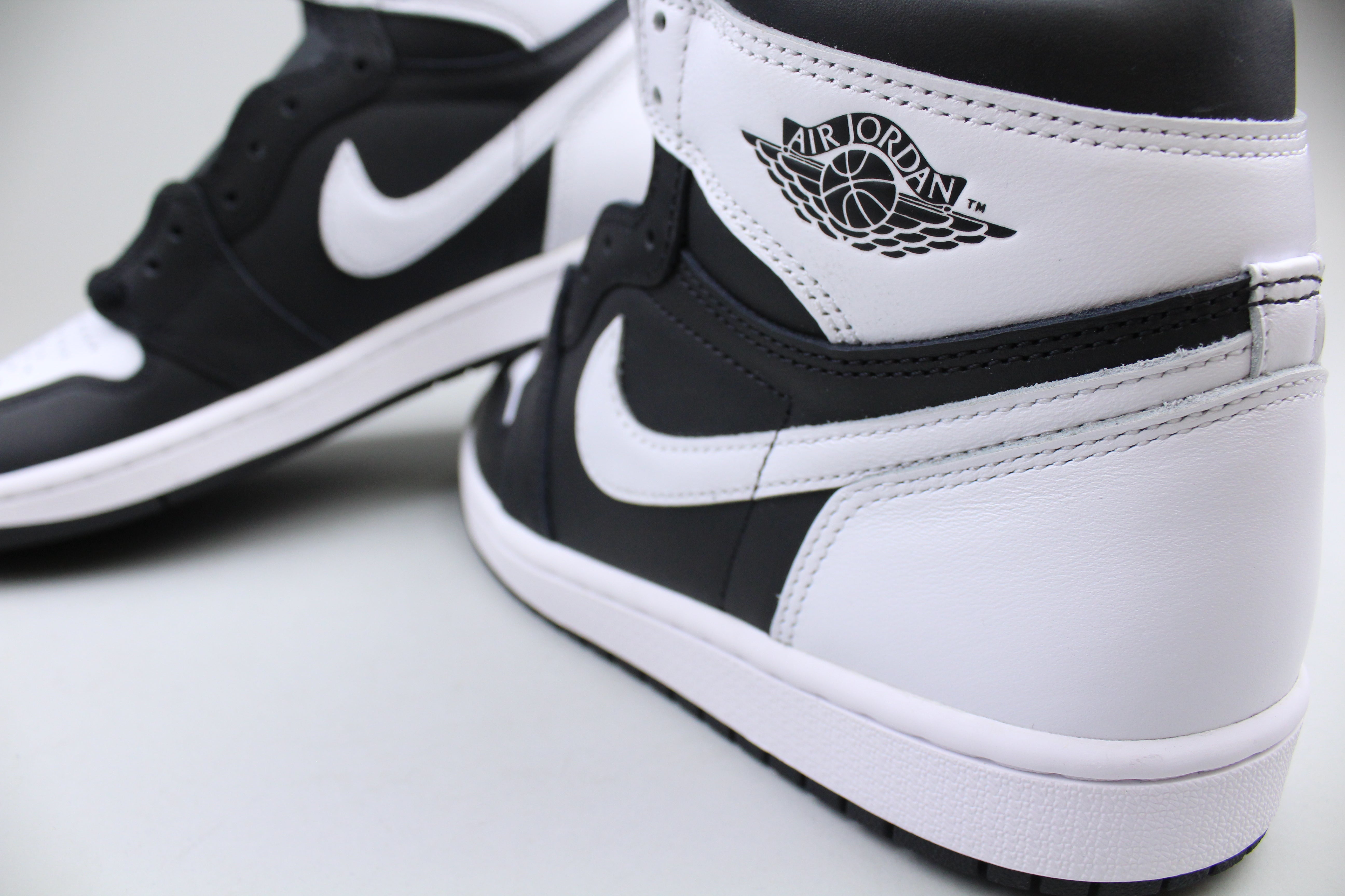 Jordan 1 High OG 'Reverse Panda'-8693914665290-The Attic