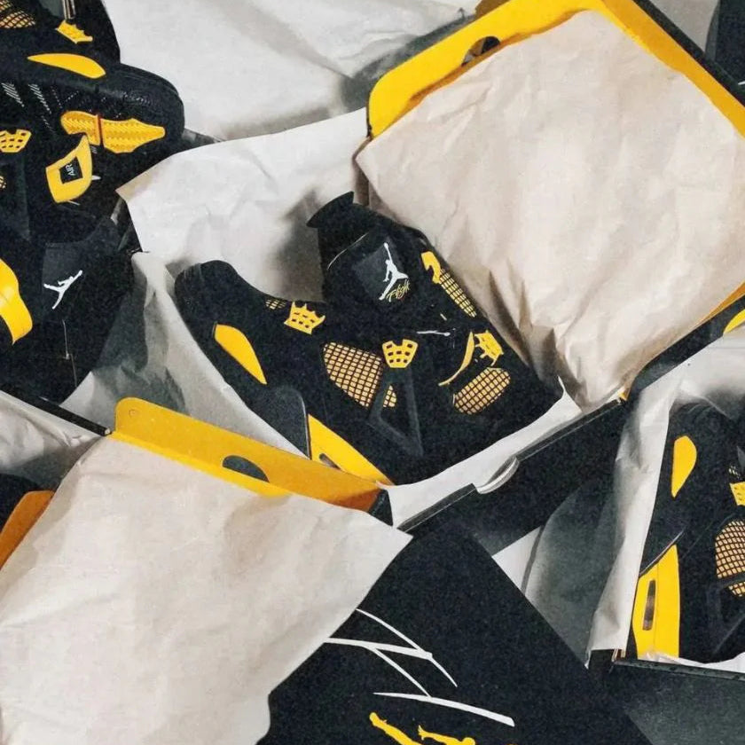 Jordan 4 Retro 'Thunder' (2023)