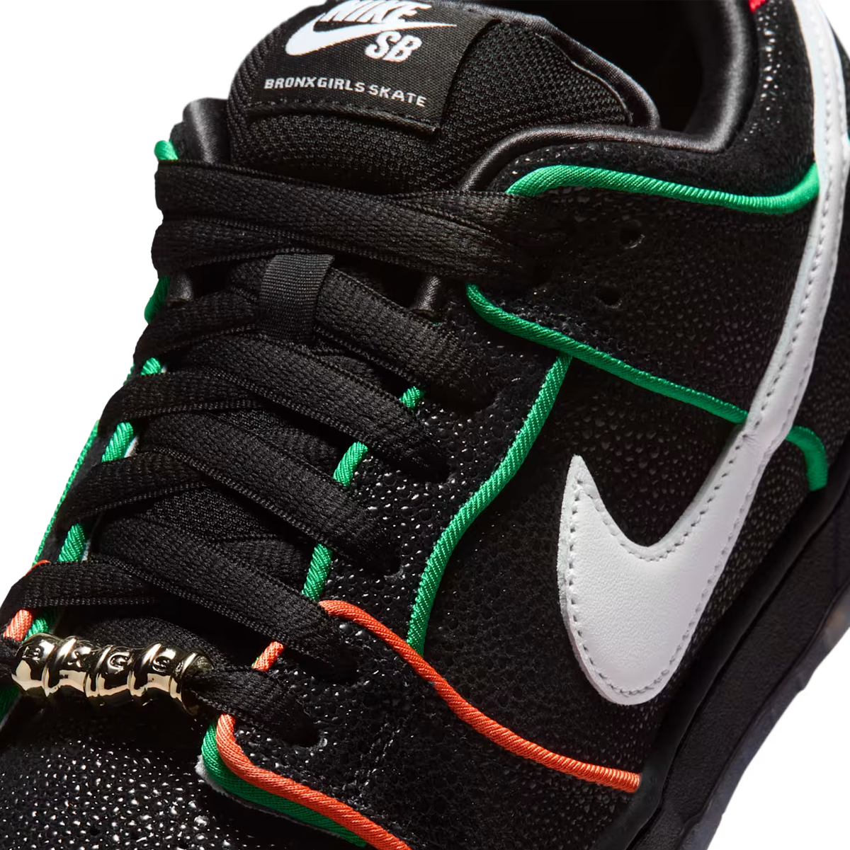 Nike SB Dunk Low 'Bronx Girls Skate' photo 6