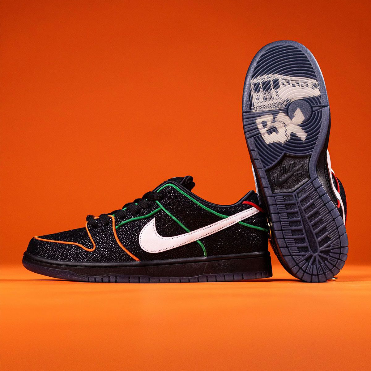 Nike SB Dunk Low 'Bronx Girls Skate' photo 9