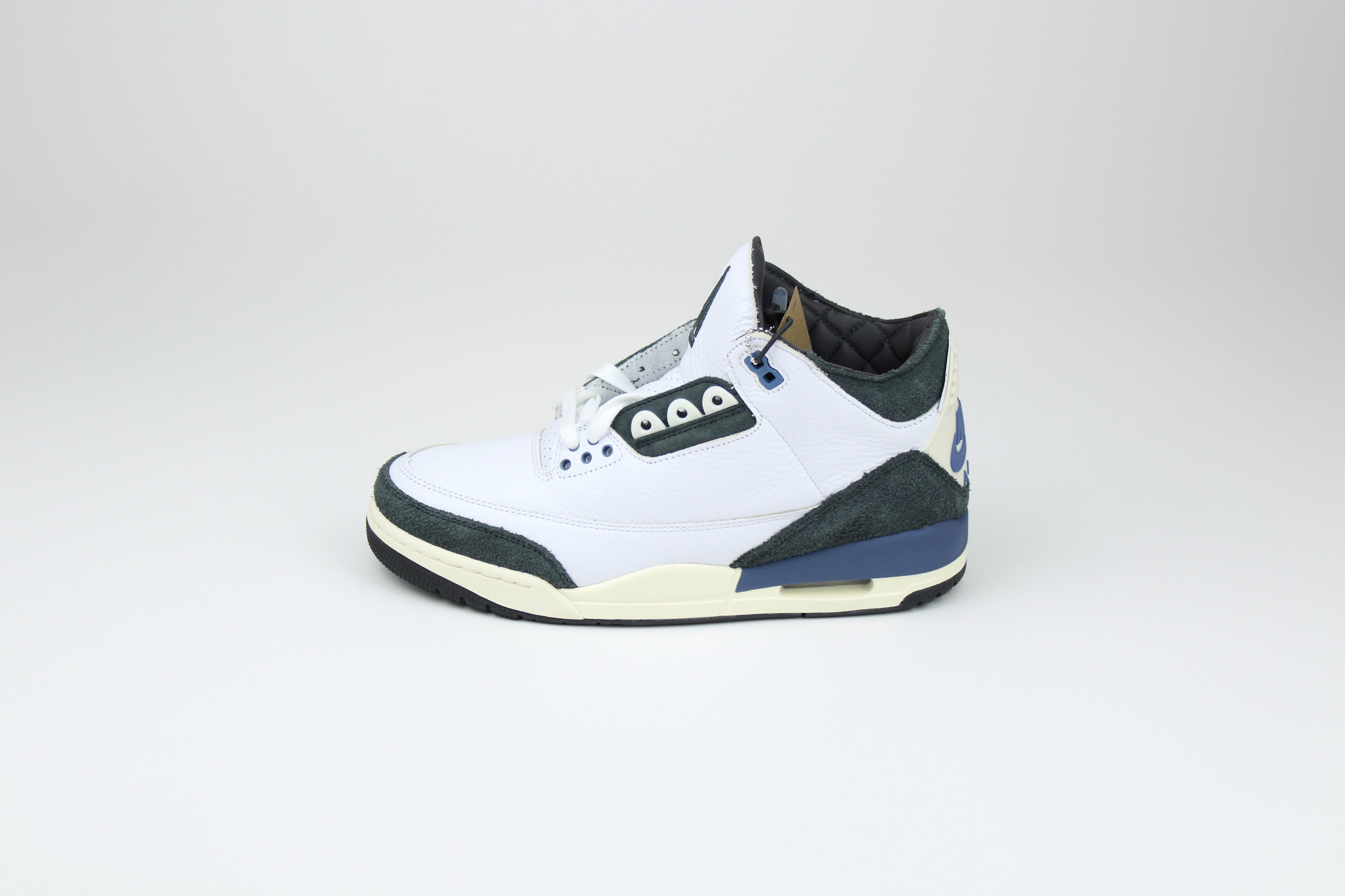 A Ma Maniére x Air Jordan 3 'For The Love' – exclusive collaboration sneakers featuring premium materials, intricate design details, and a unique colourway, ideal for sneaker collectors and streetwear enthusiasts.