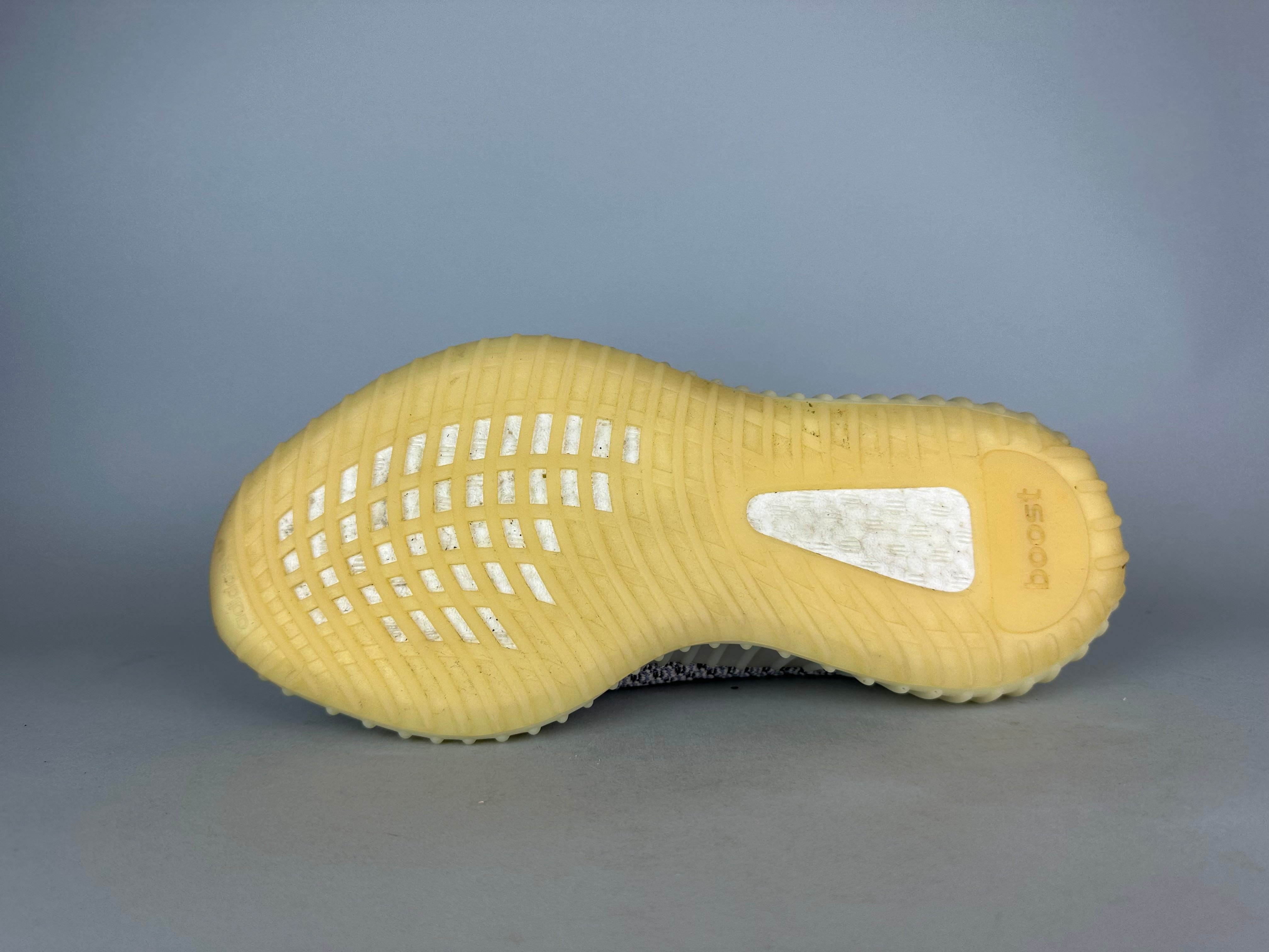 adidas Yeezy Boost 350 V2 'Ash Pearl' - Size 42 (ARCHIVE)