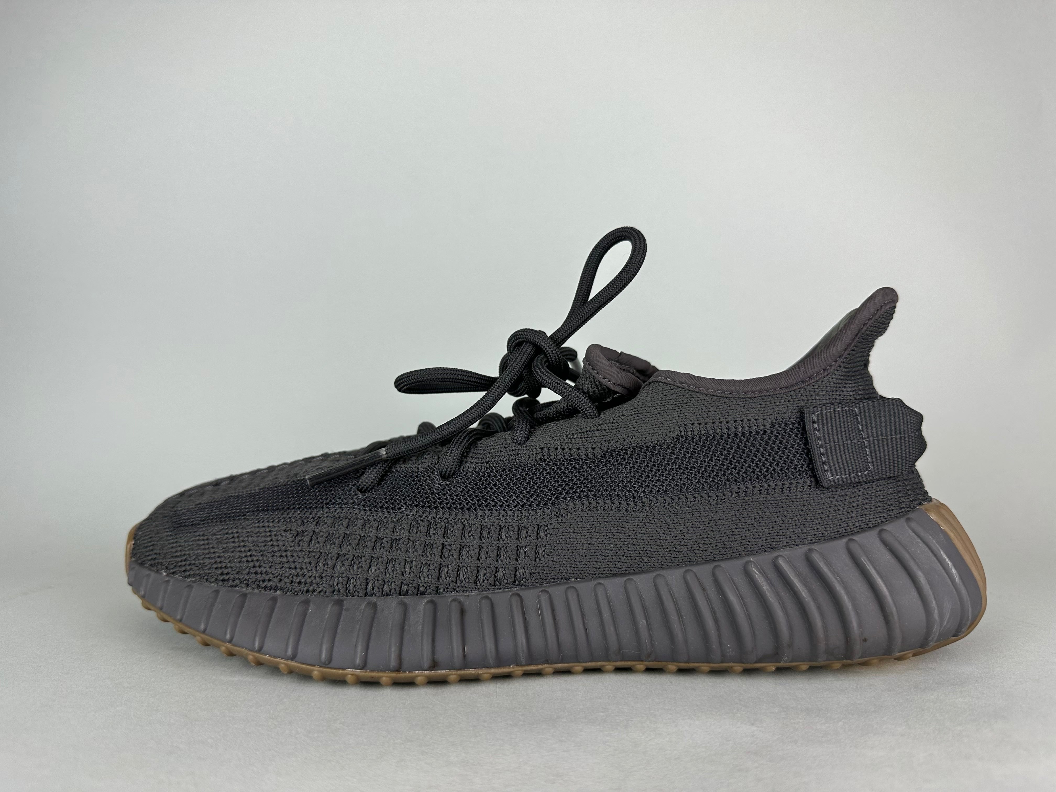 adidas Yeezy Boost 350 V2 'Cinder Non-Reflective' - Size 42 (ARCHIVE)