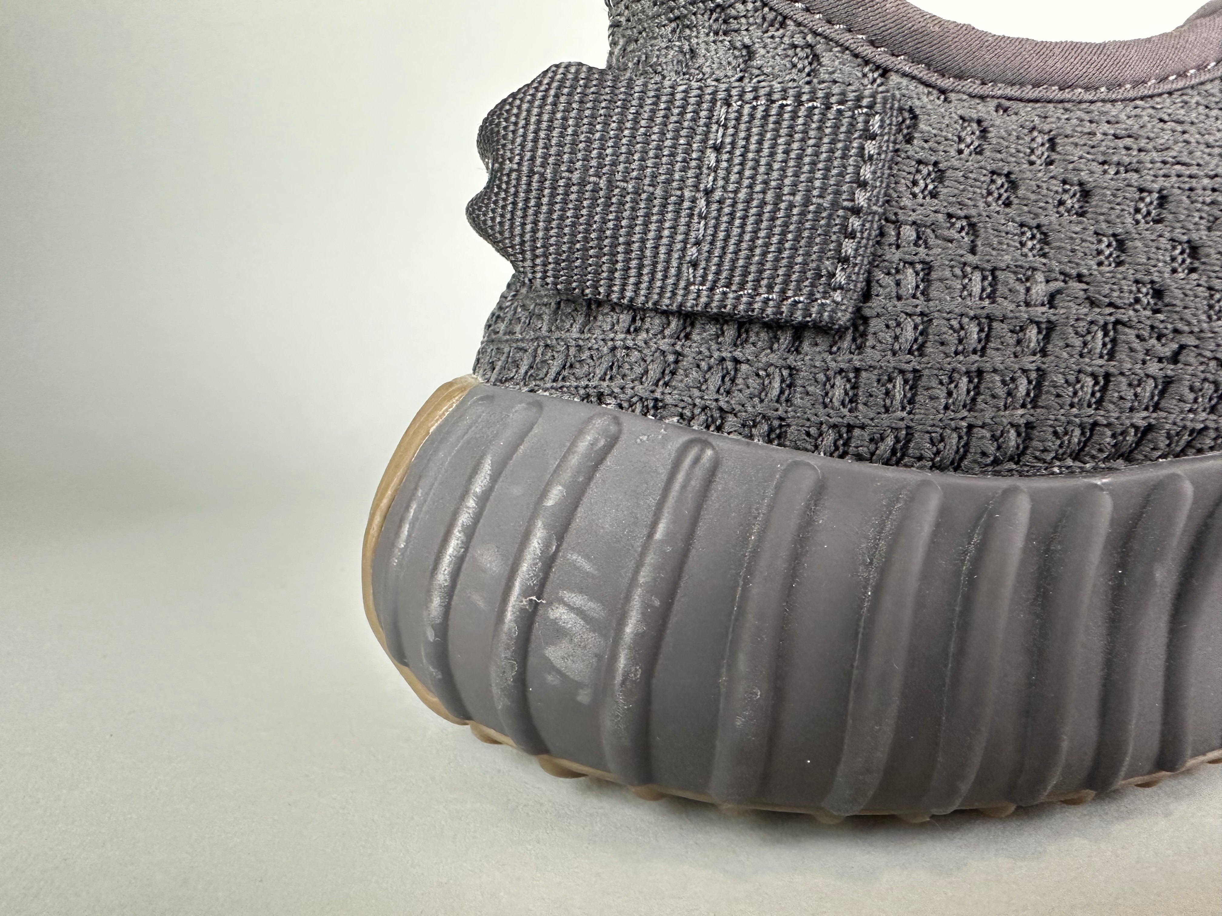 adidas Yeezy Boost 350 V2 'Cinder Non-Reflective' - Size 42 (ARCHIVE)