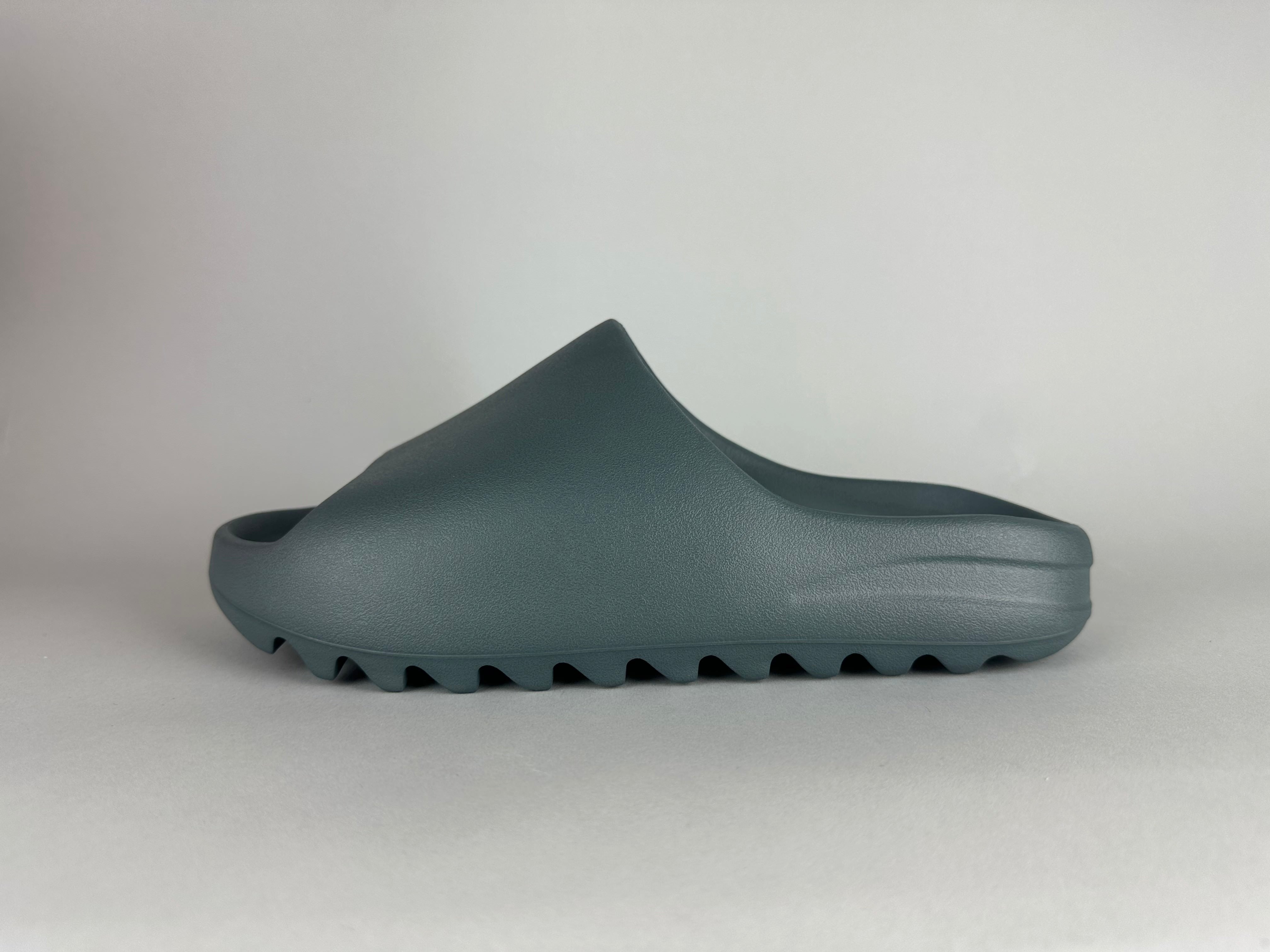 adidas Yeezy Slides 'Slate Marine' - Size 44 2/3 (ARCHIVE)
