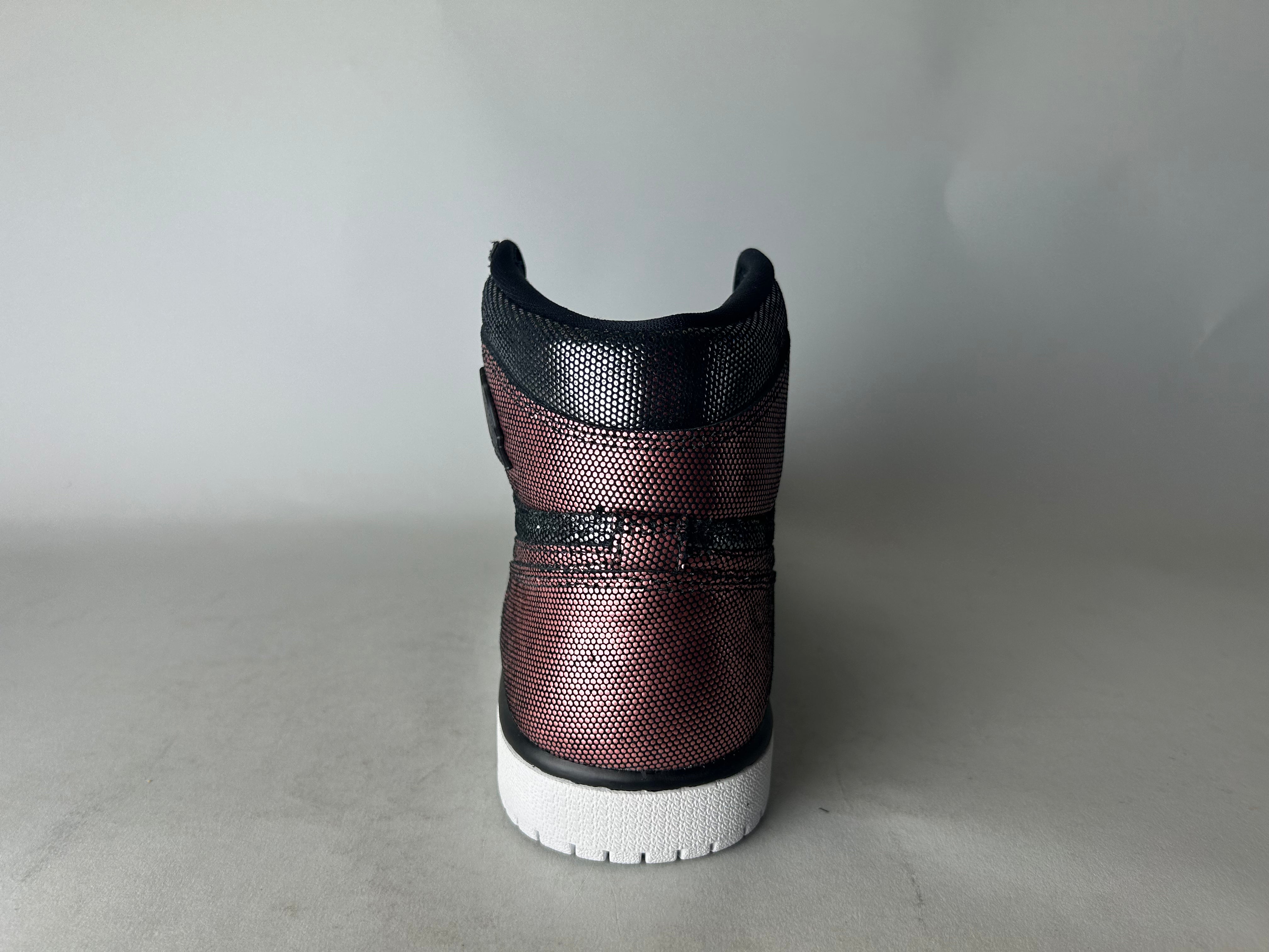 Air Jordan 1 High OG 'Fearless' (Women's) - Size 40.5 (ARCHIVE)