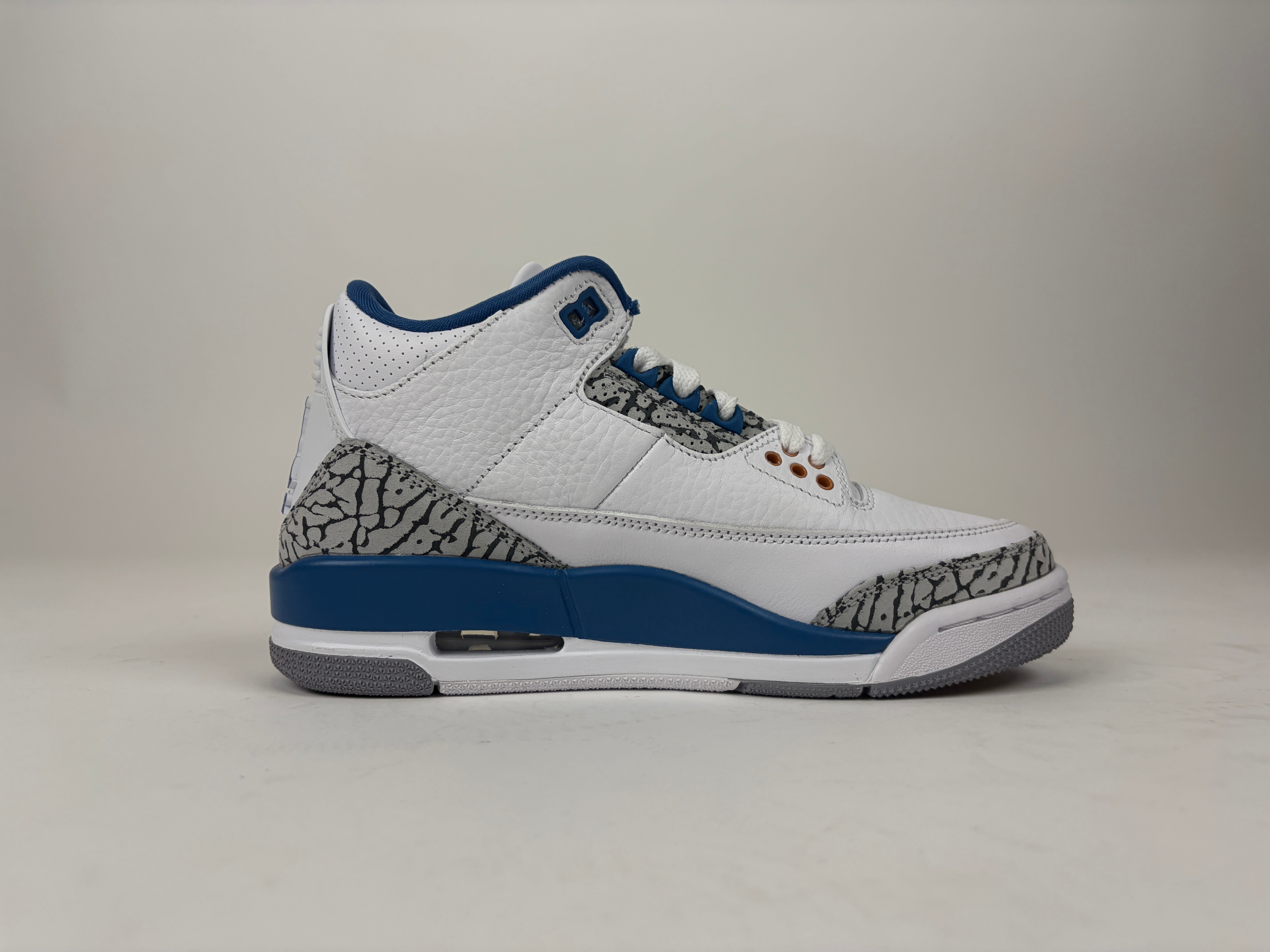 Air Jordan 3 Retro 'Washington Wizards' - Size 35.5 (ARCHIVE)