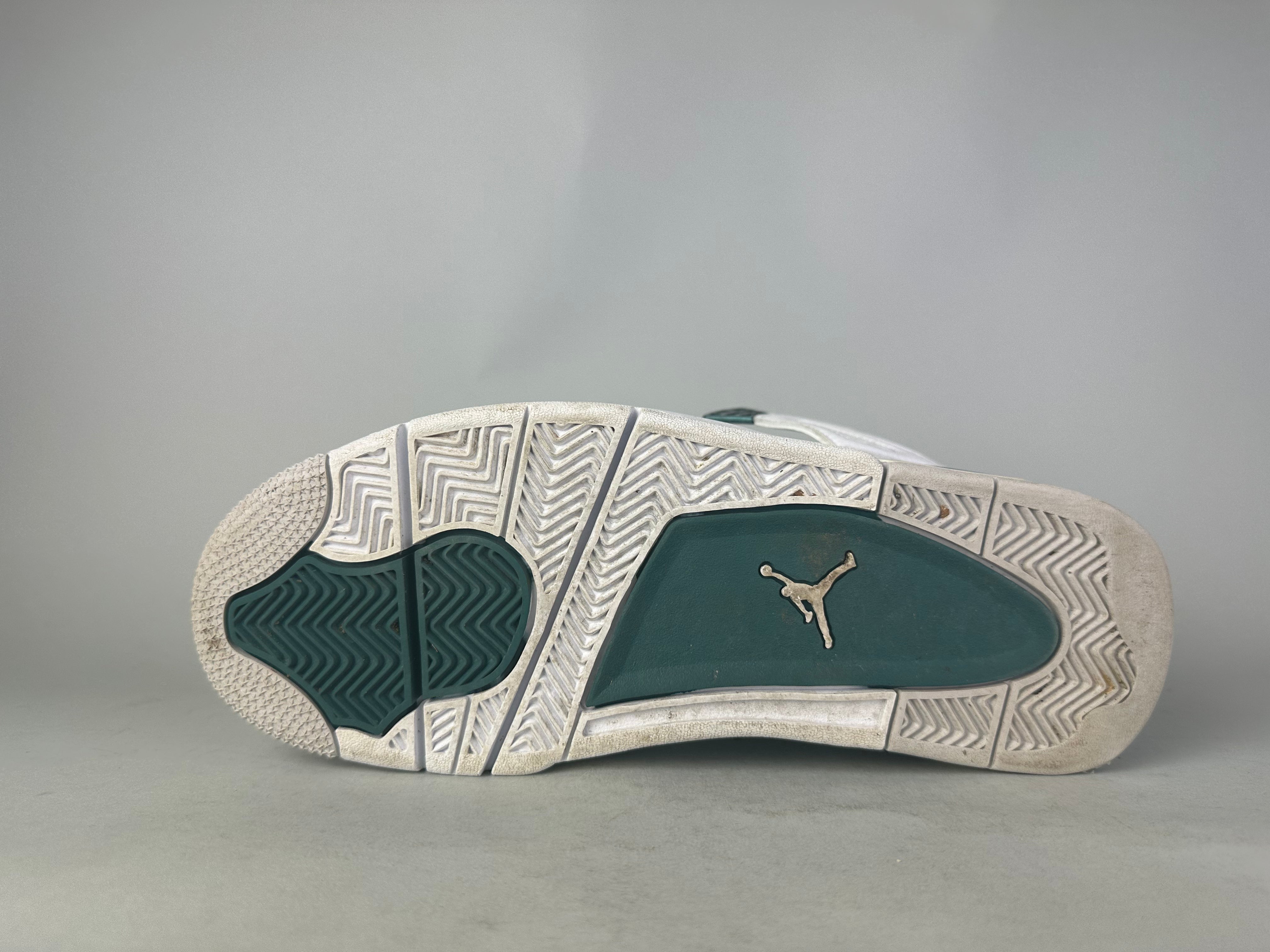 Air Jordan 4 Retro 'Oxidized Green' - Size 43 (ARCHIVE)