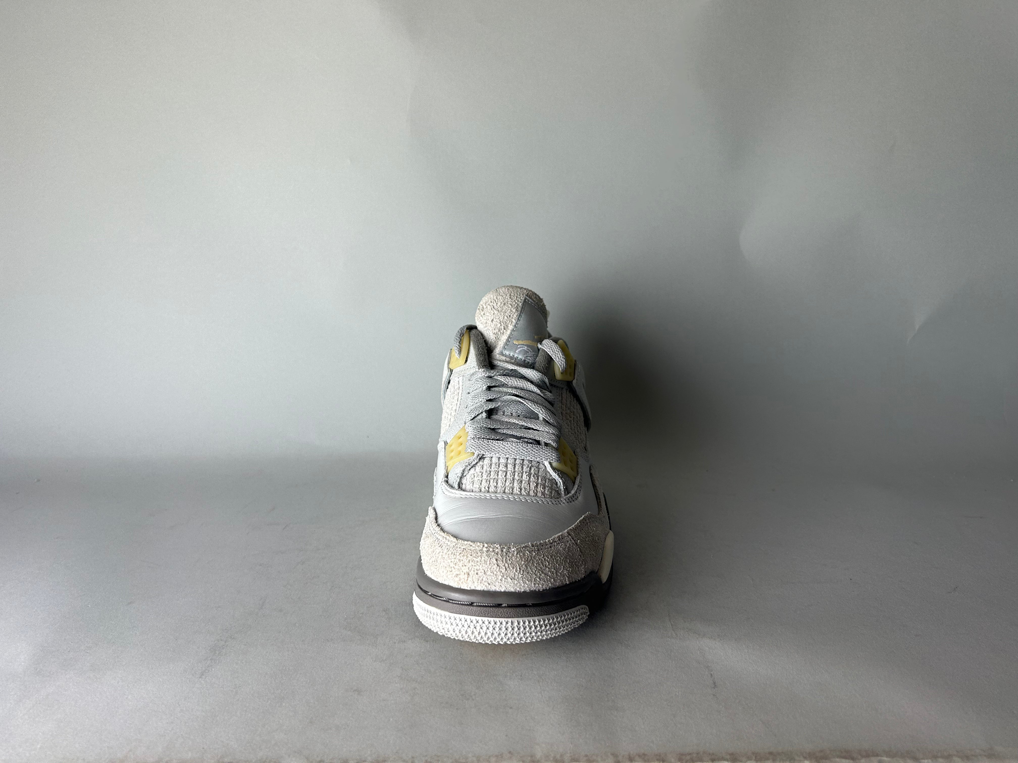 Jordan 4 Retro SE Craft Photon Dust - Størrelse 38.5 (ARKIV)