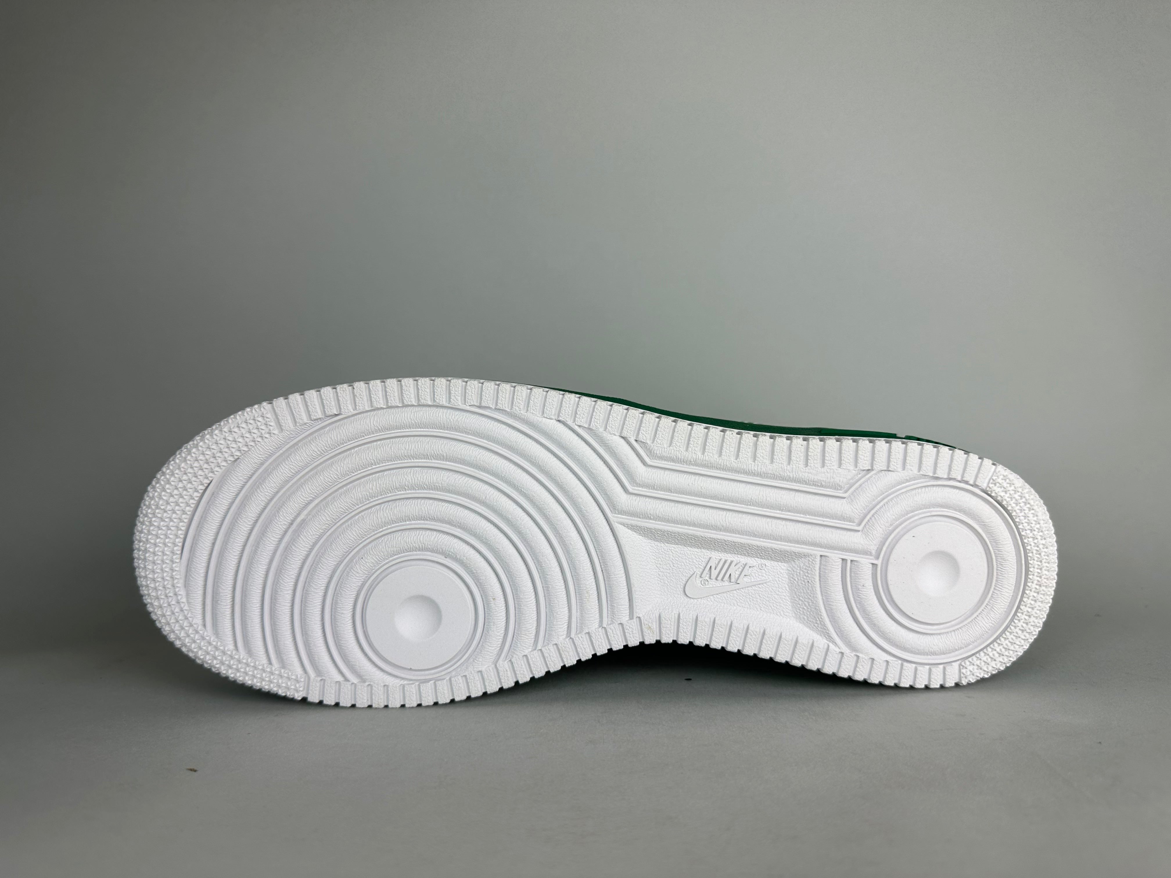 Nike Air Force 1 Low 'Negro Blanco Verde' - Talla 46 (ARCHIVO)