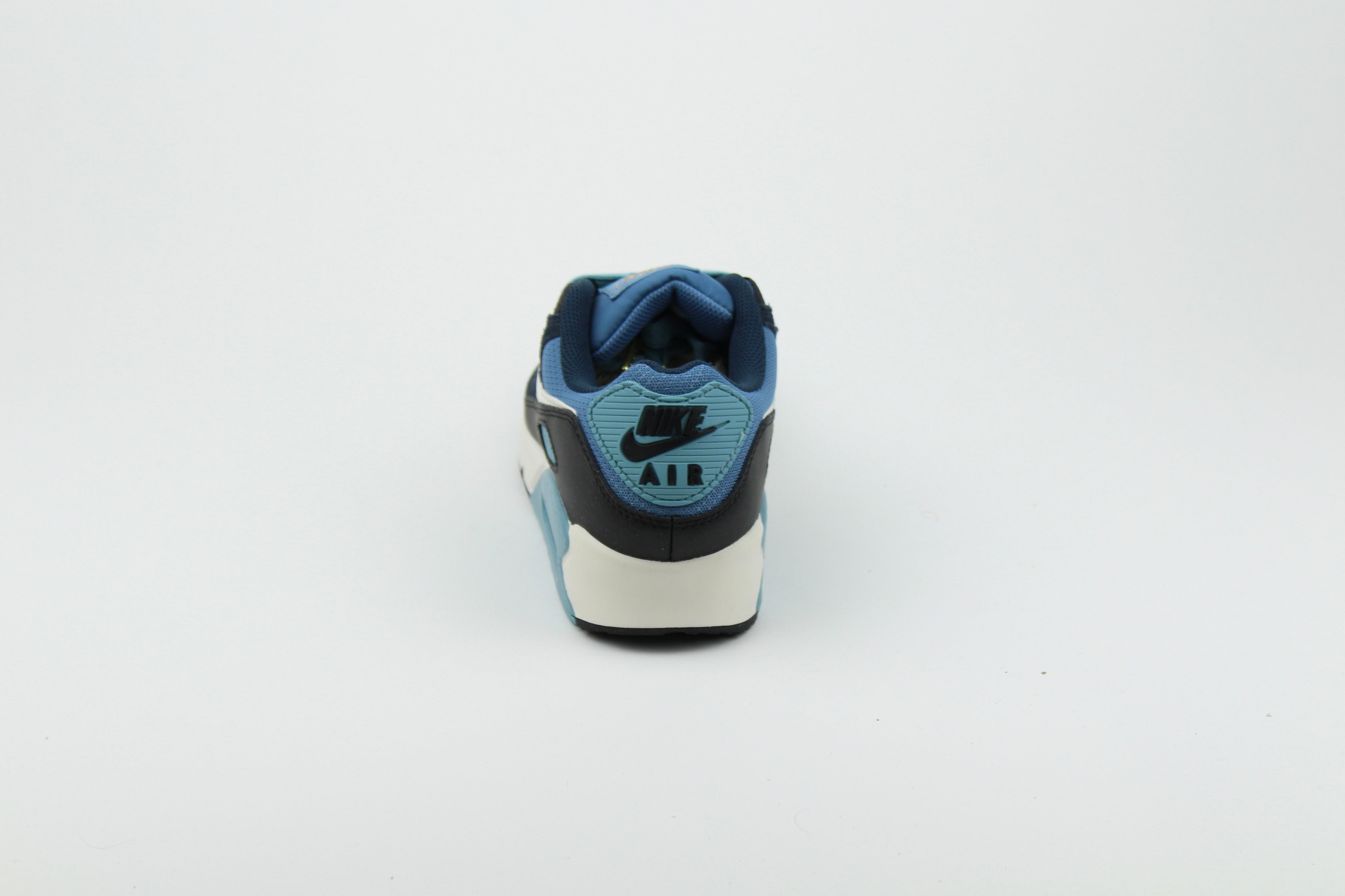 Nike Air Max 90 Premium 'Armory Navy' features suede and leather layers in deep navy tones. A premium twist on the classic silhouette for a clean, everyday streetwear fit.