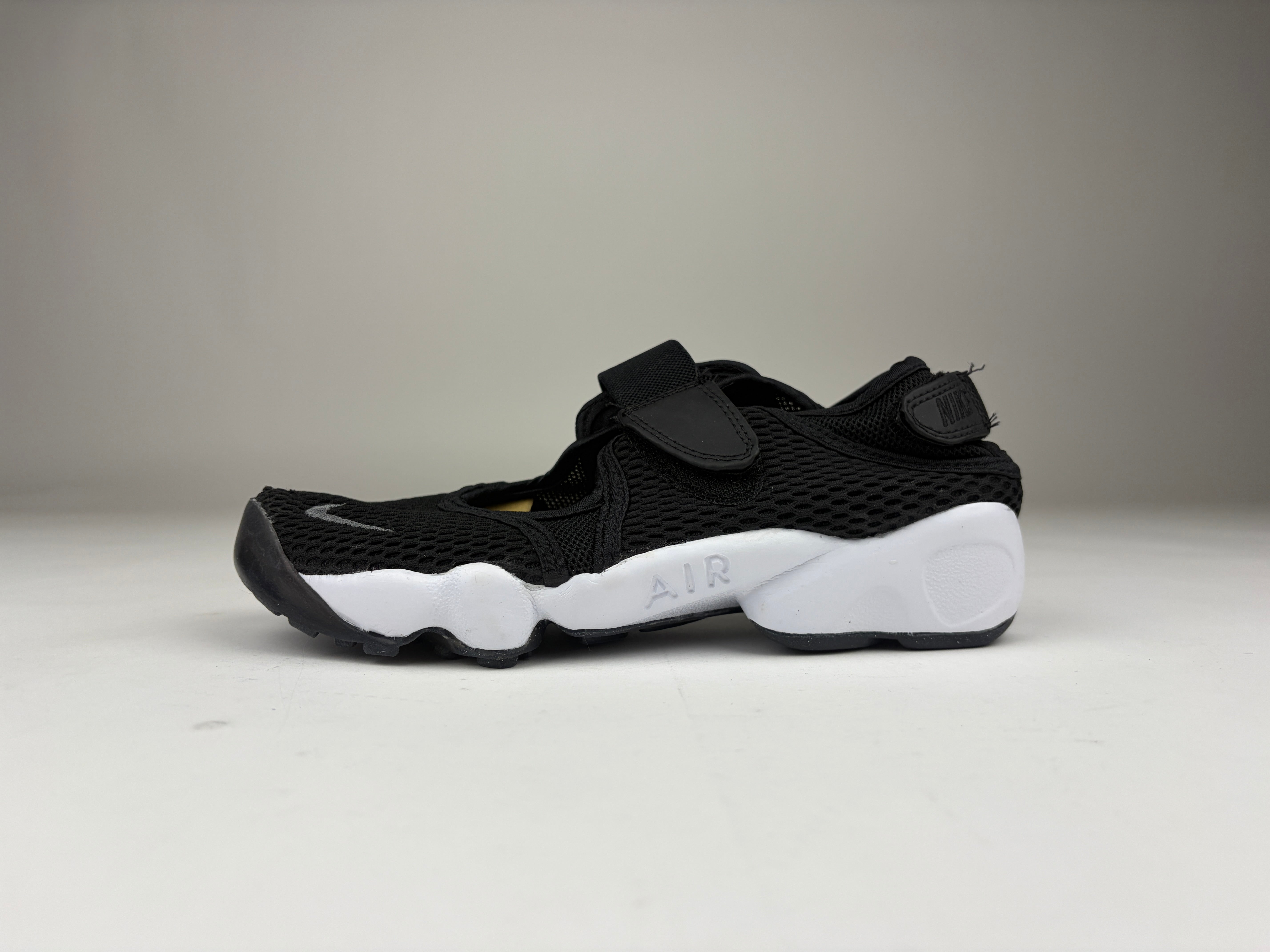 Nike Air Rift Breathe Black (W) - Size 39 (ARCHIVE)