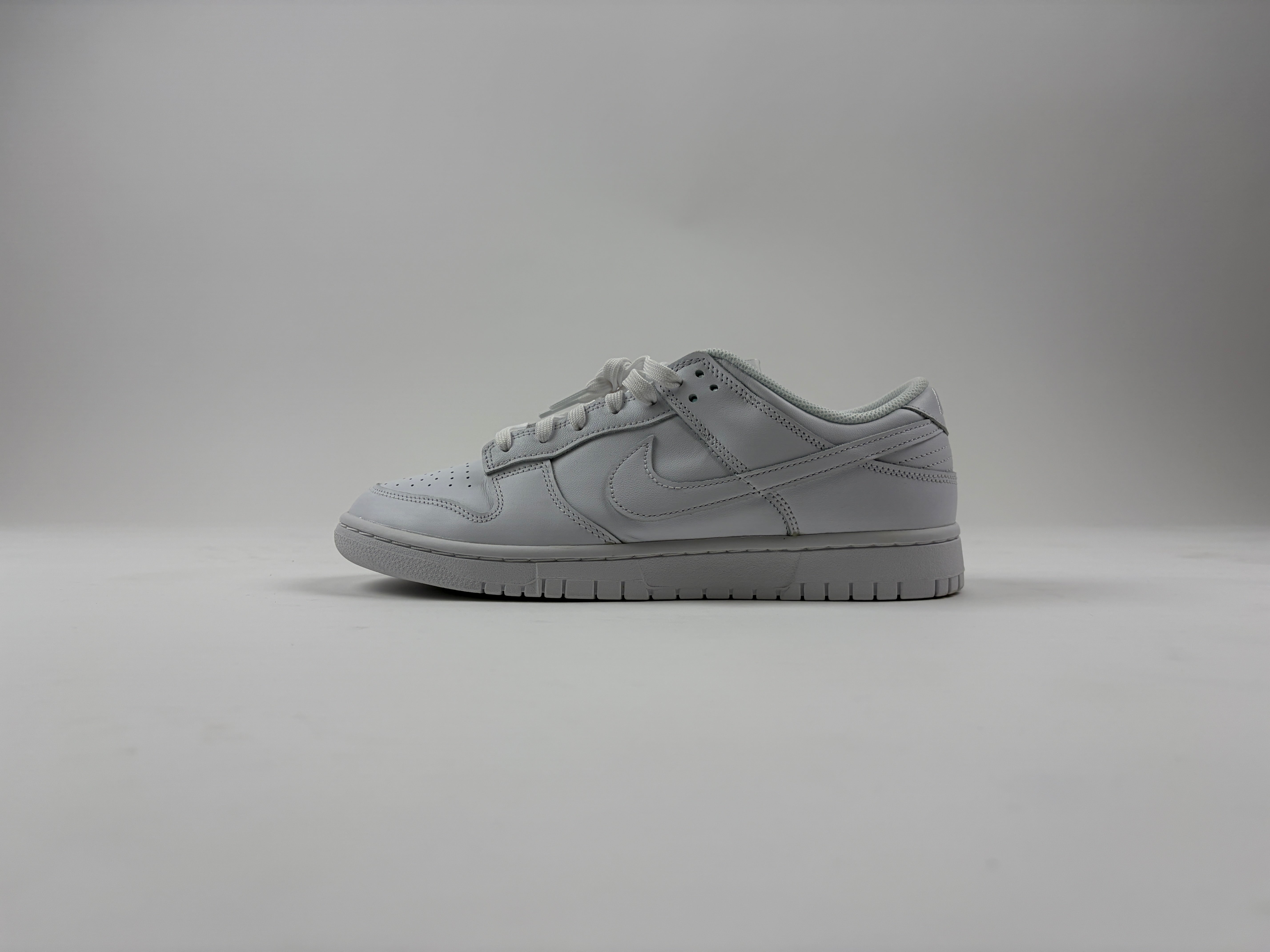 Nike Dunk Low 'Triple White' - Size 44.5 (ARCHIVE) photo 3