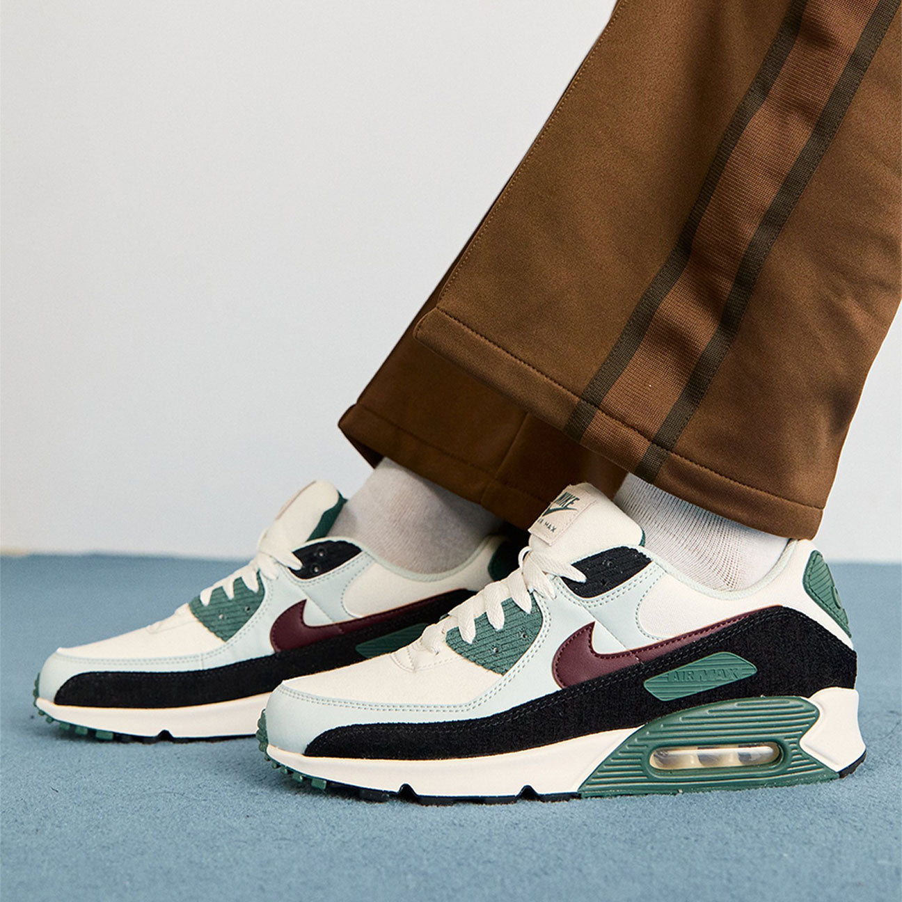 Nike Air Max 90 'Burgundy Crush Vintage Green'