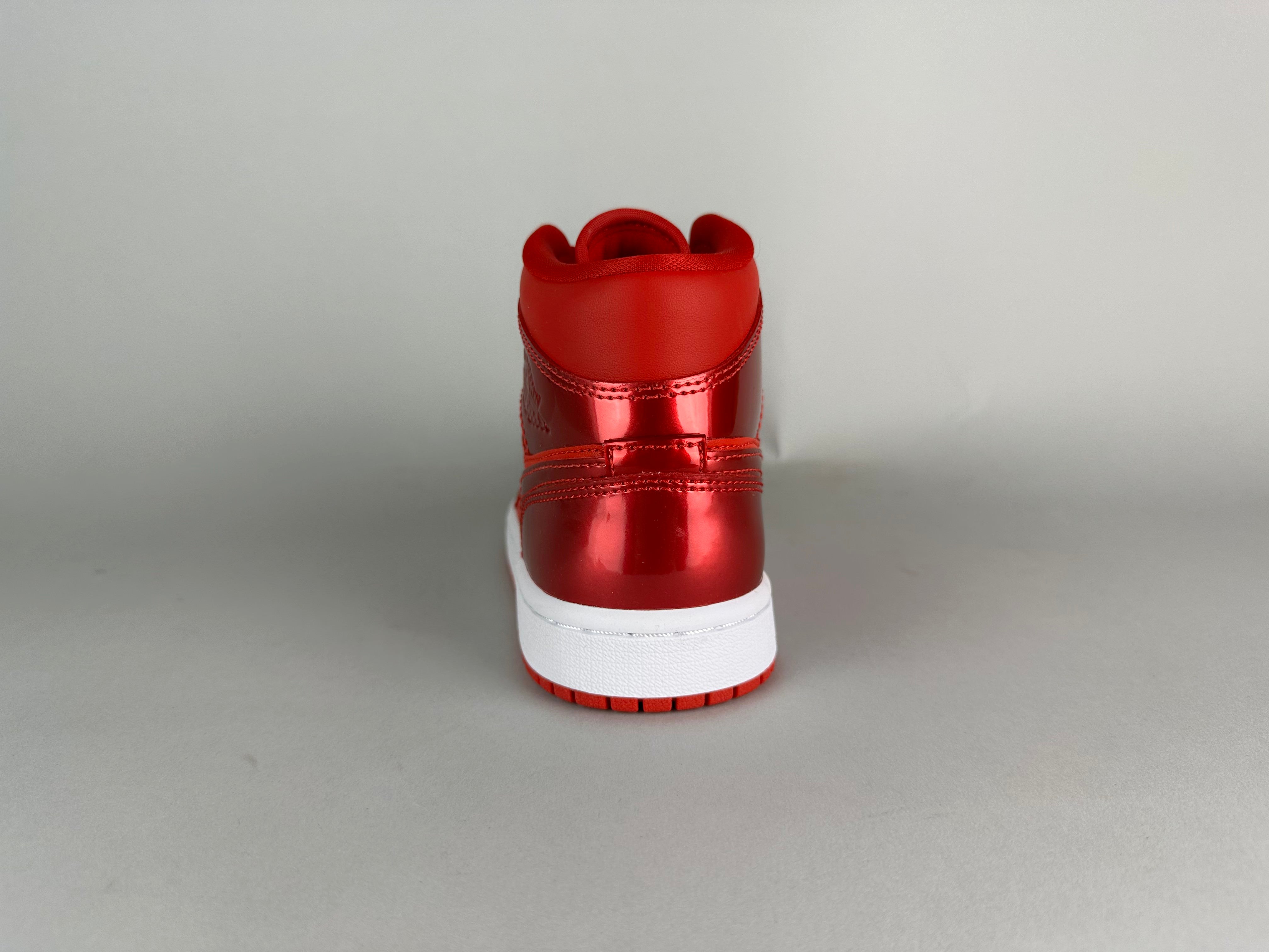 Wmns Air Jordan 1 Mid SE 'University Red Pomegranate' - Size 36 (ARCHIVE)