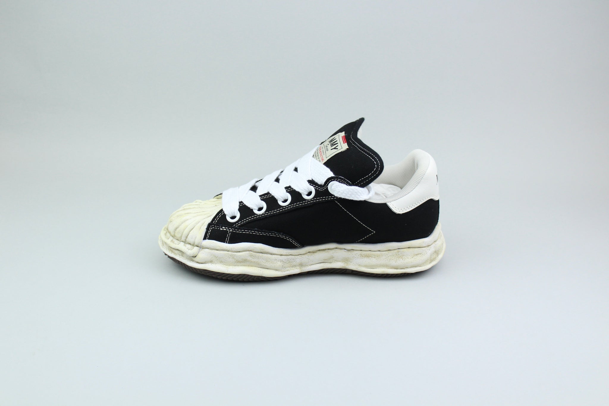 m.m.y 04CF4F75-7E37-49B3-B80A-