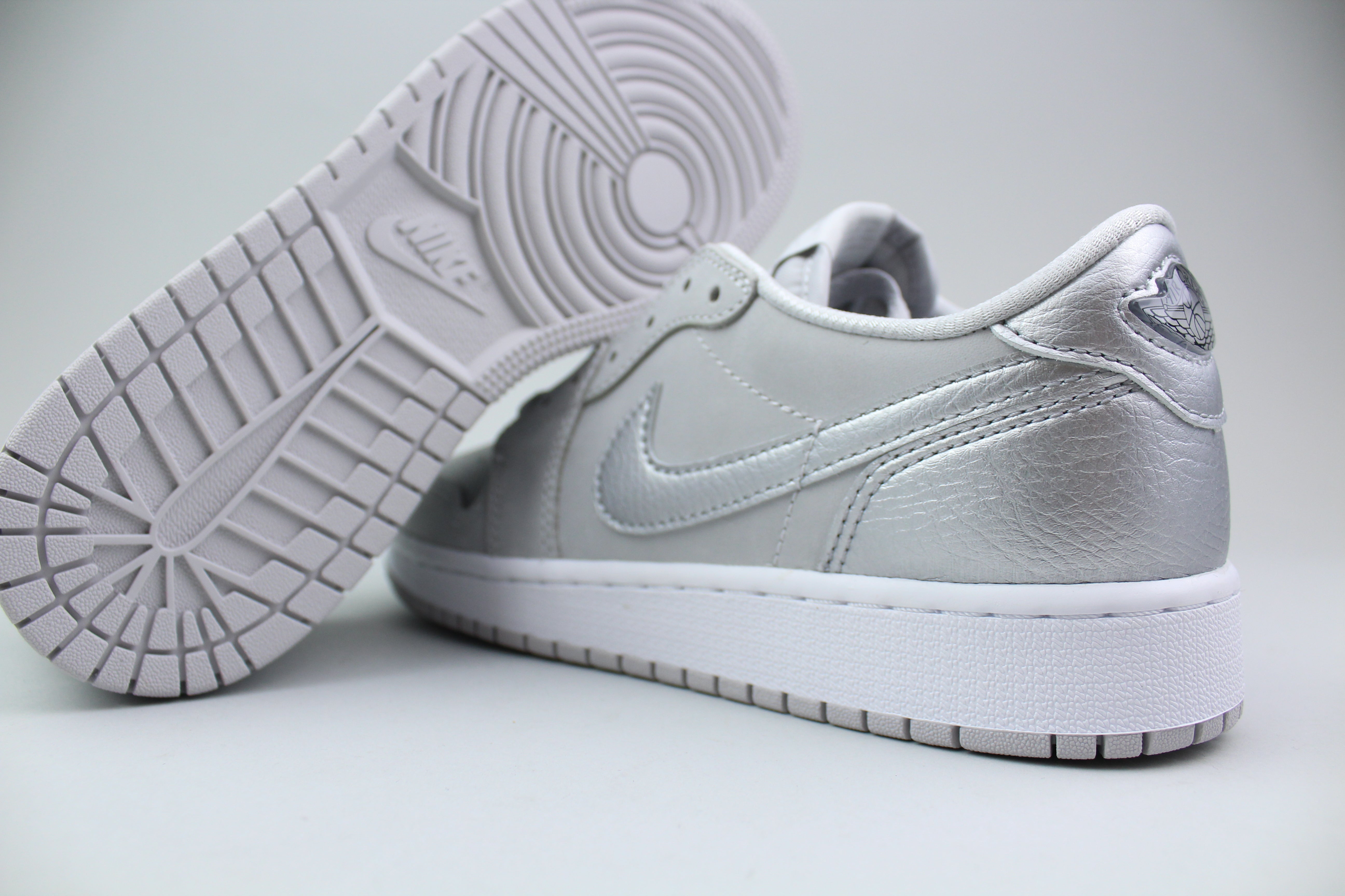 Air Jordan 1 Low OG GS 'Metallic Silver'-9511435370826-The Attic