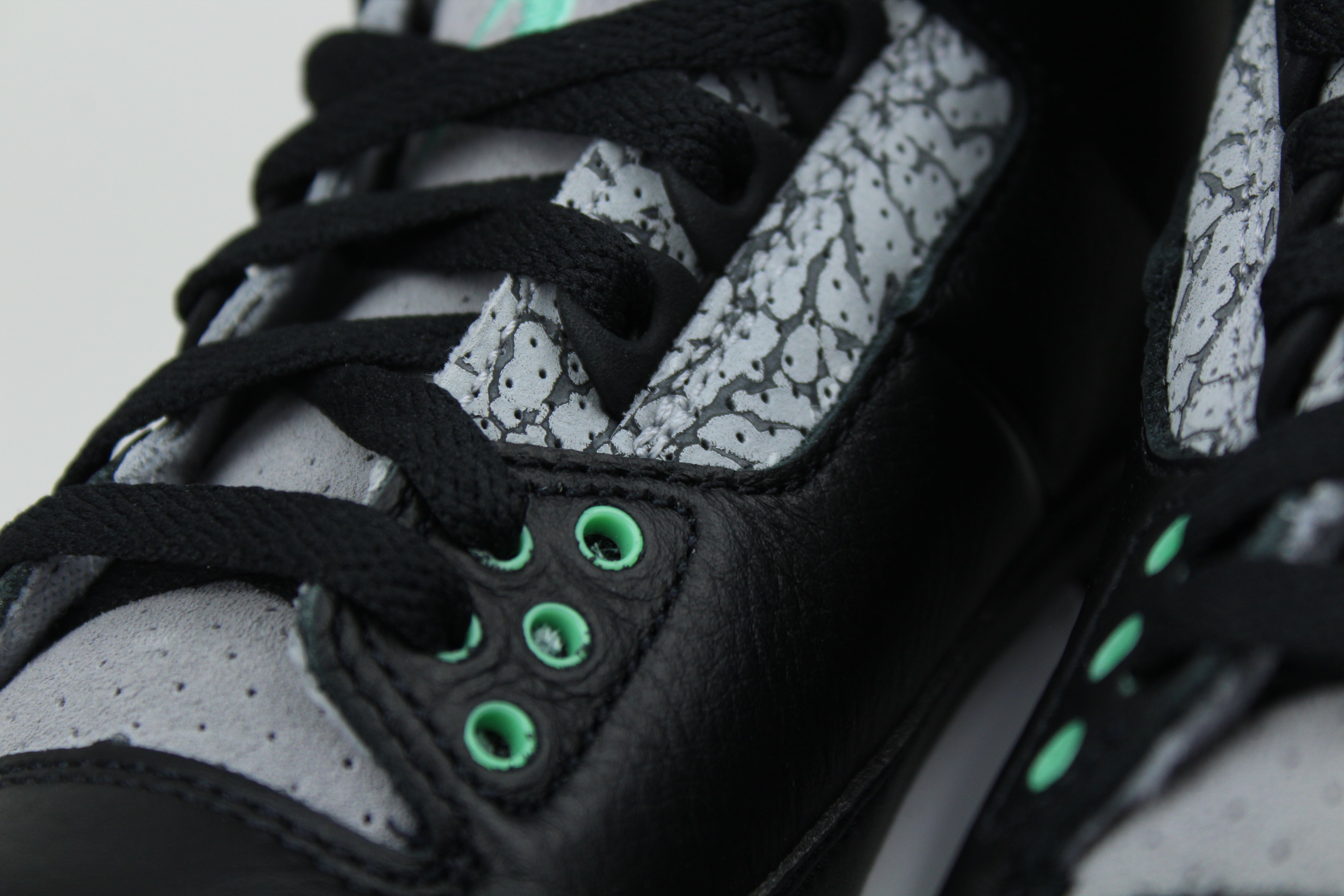 Air Jordan 3 'Green Glow'-10210504737098-The Attic