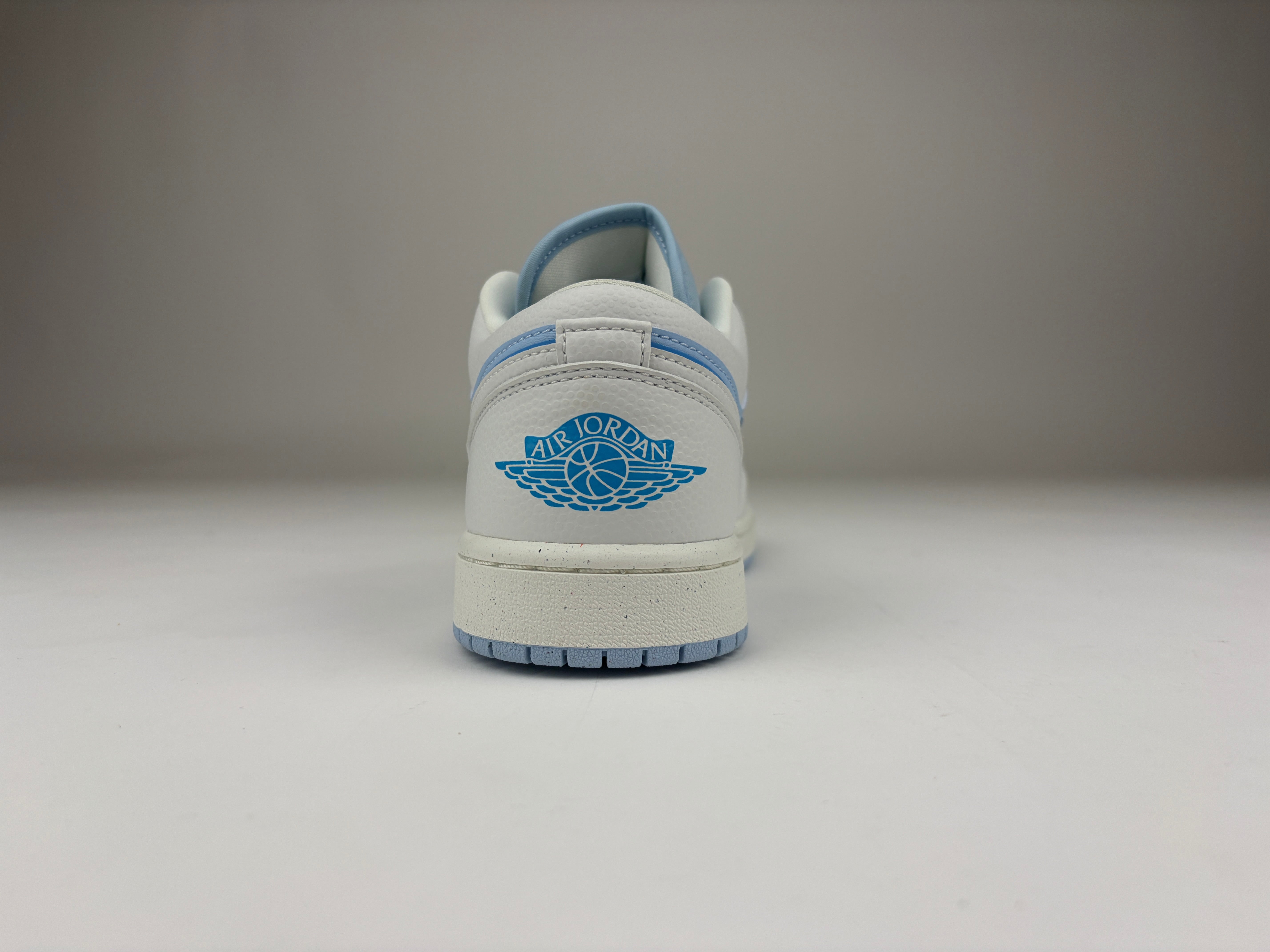 Air Jordan 1 Low SE 'Reverse Ice Blue' (Womens) - Size 41 (ARCHIVE)