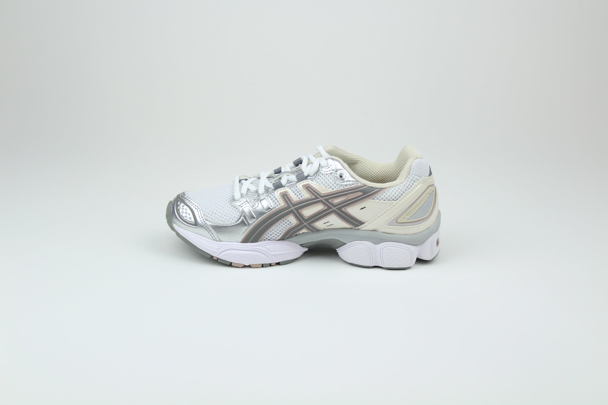 【美品】QUICK PACK 9【GRAY WHITE】 Saucony ProGrid Omni 9 Fabricated Future Pack White Grey S70844-2