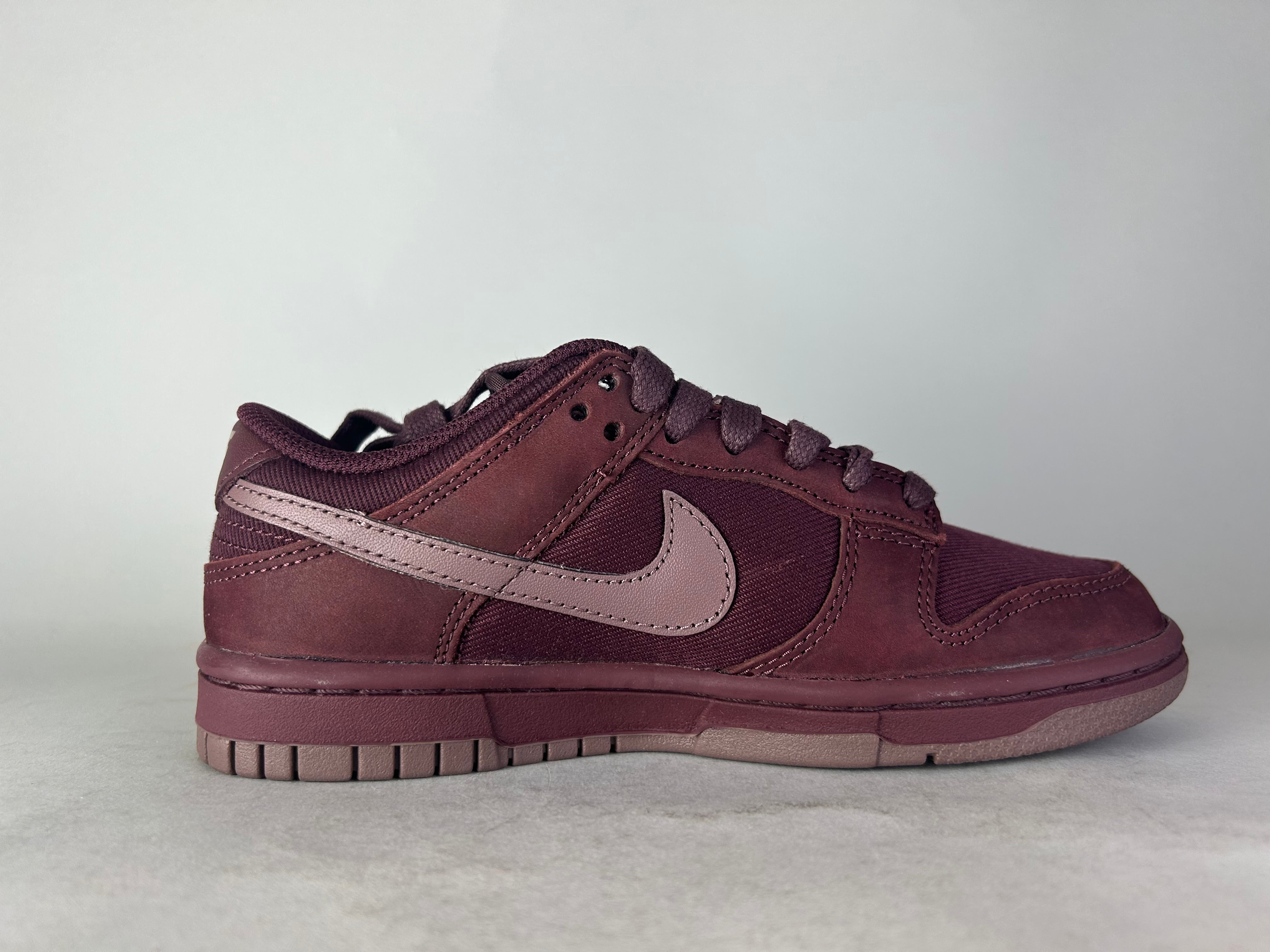 Nike Dunk Low Premium 'Burgundy Crush' - Size 35.5 (ARCHIVE)