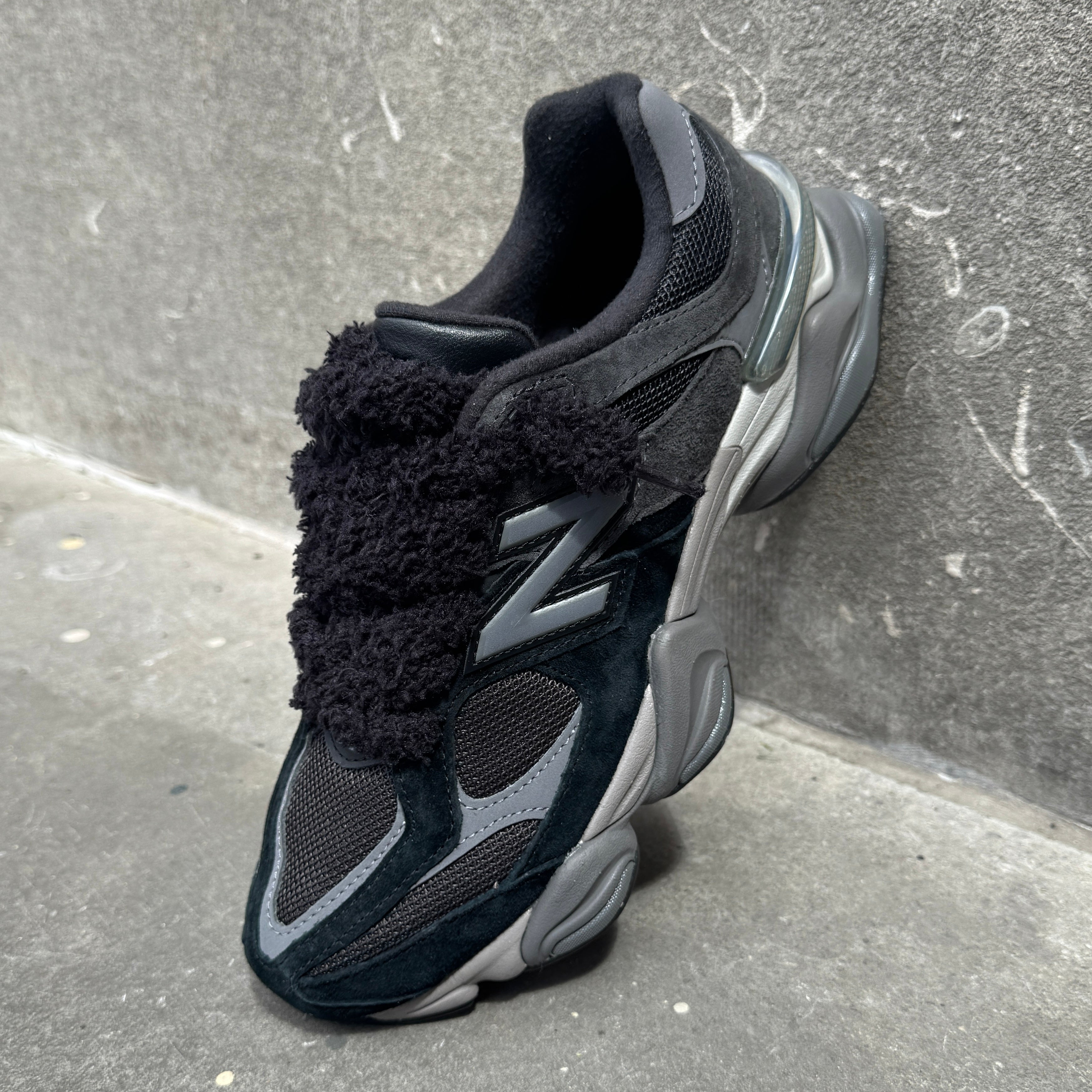 Fluffy Laces 'Black'-10271862161738-The Attic
