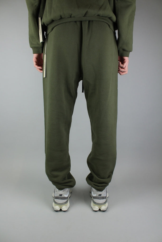 Fear of God Essentials Fleece Sweatpants 'Military'-9579091362122-The Attic