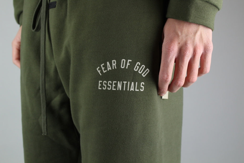 Fear of God Essentials Fleece Sweatpants 'Military'-9579091362122-The Attic