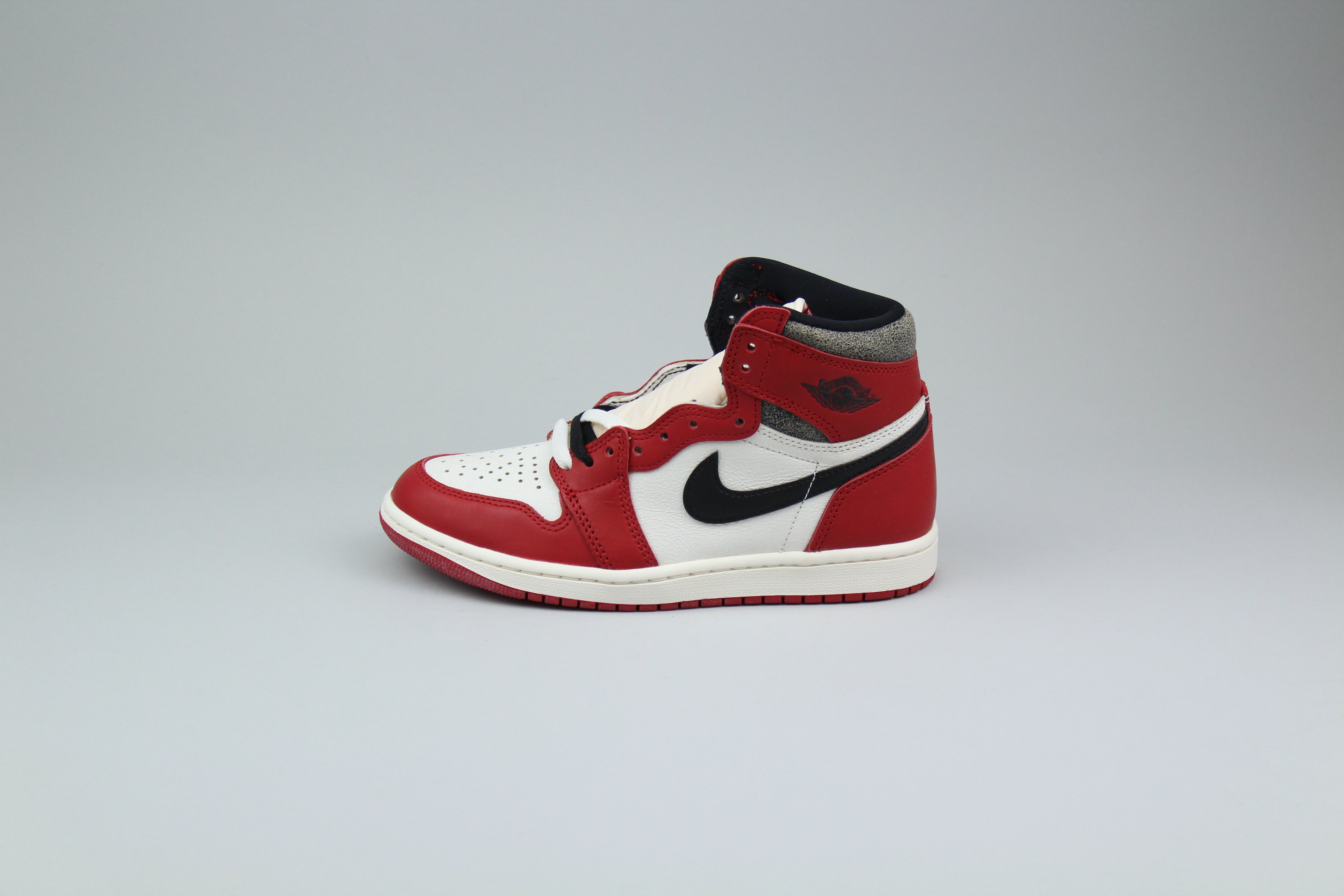 Jordan 1 Retro High OG 'Chicago Lost & Found'-8566981165386-The Attic